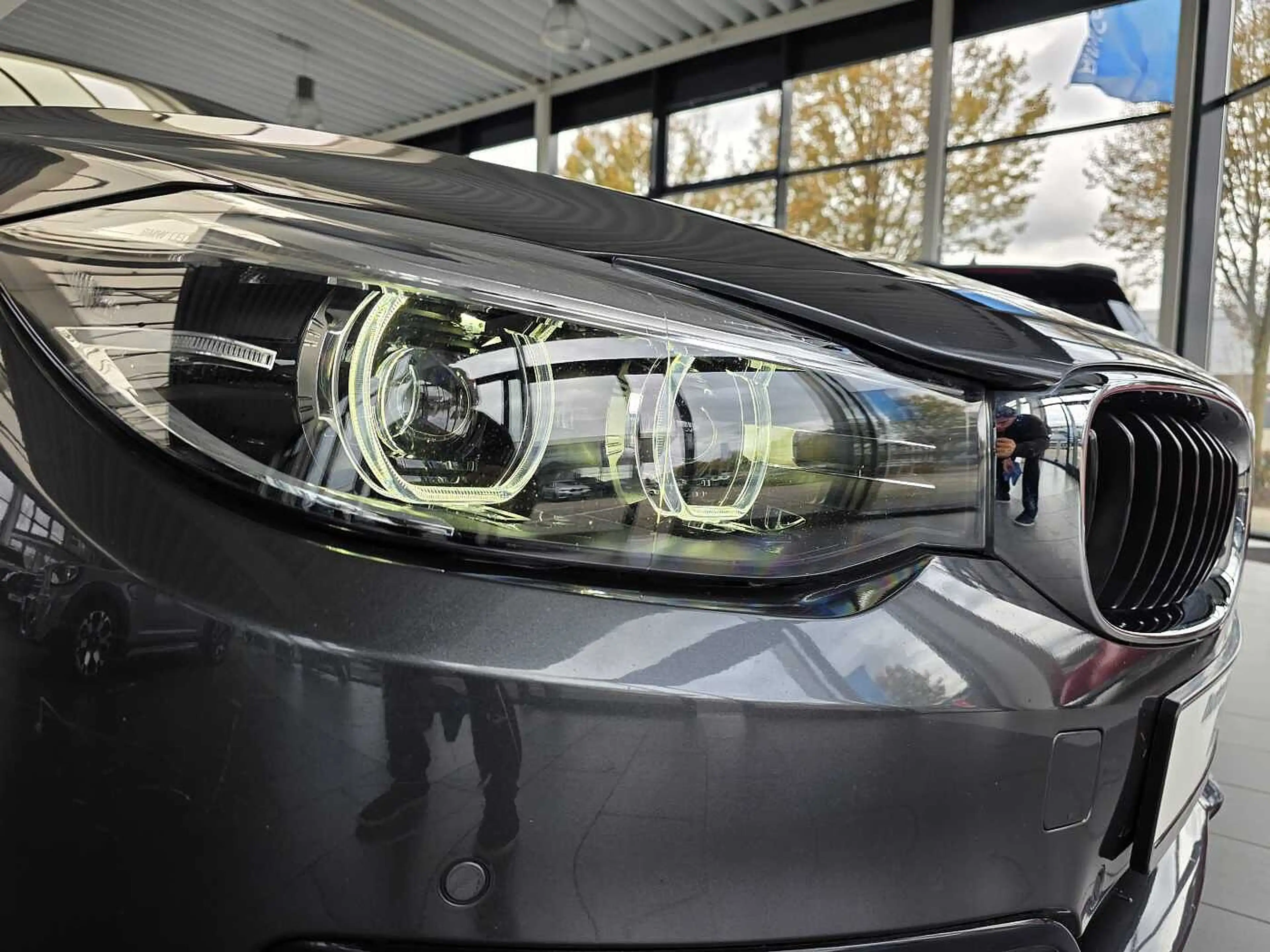 BMW 320 i Sportline 1.Hand/Auto./Navi/AHK/Leder/RFK — photo 4