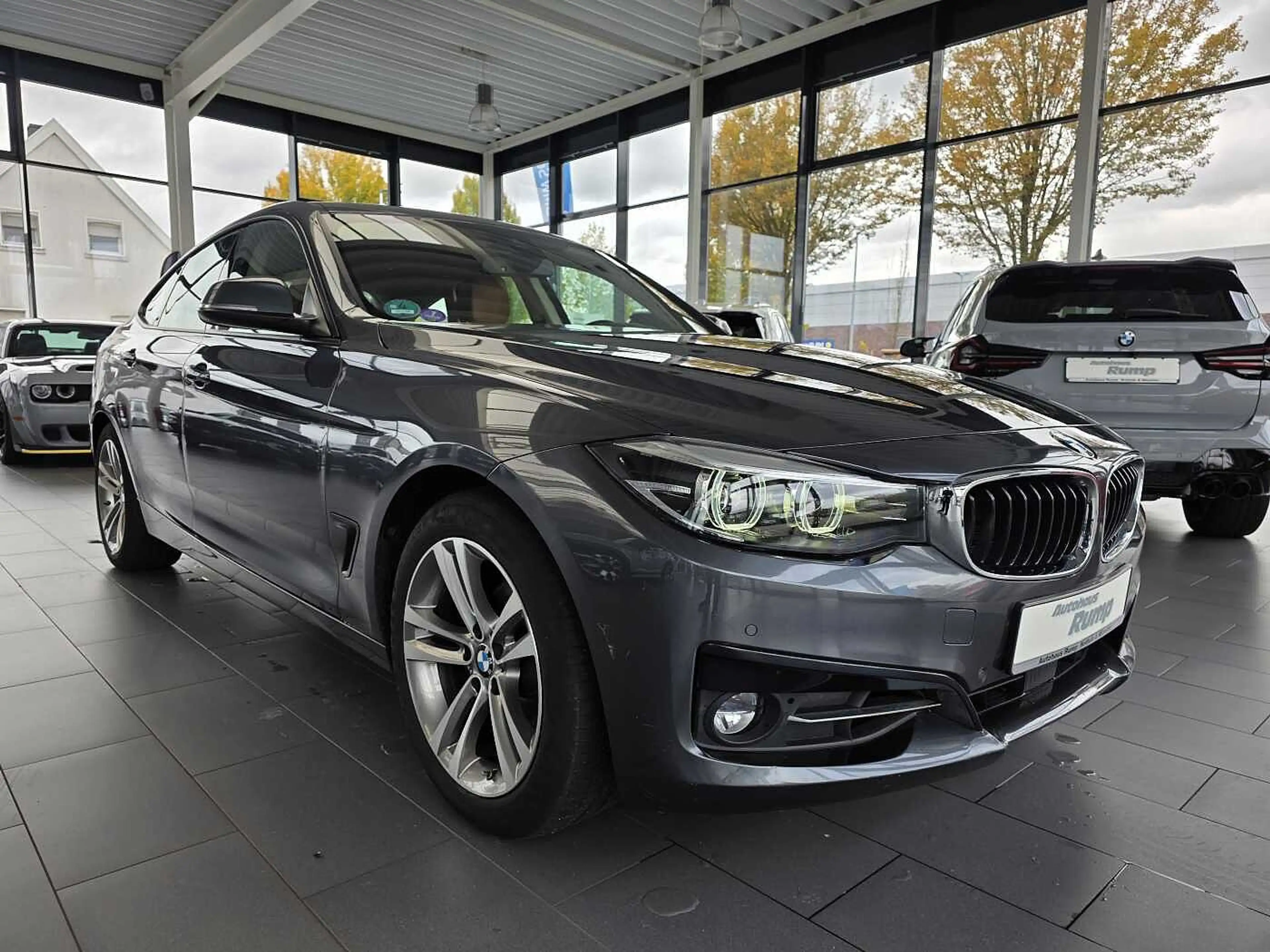 BMW 320 i Sportline 1.Hand/Auto./Navi/AHK/Leder/RFK — photo 3
