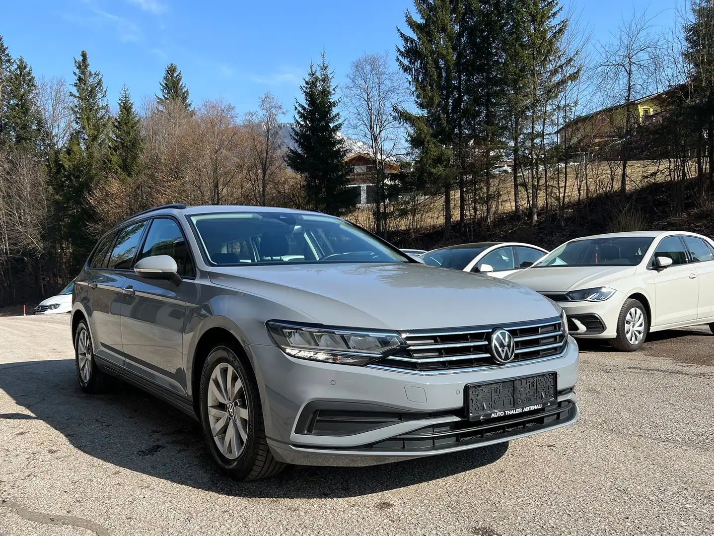 Volkswagen Passat Variant Basis 2,0 SCR TDI DSG Grau - 2