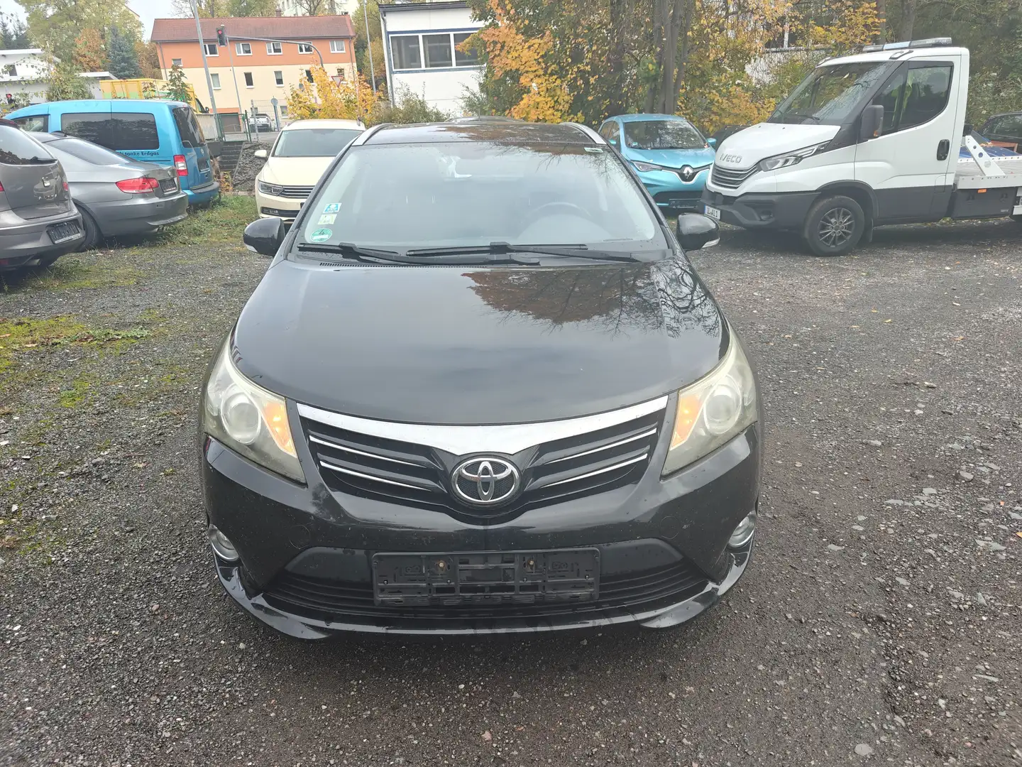 Toyota Avensis Life Schwarz - 1