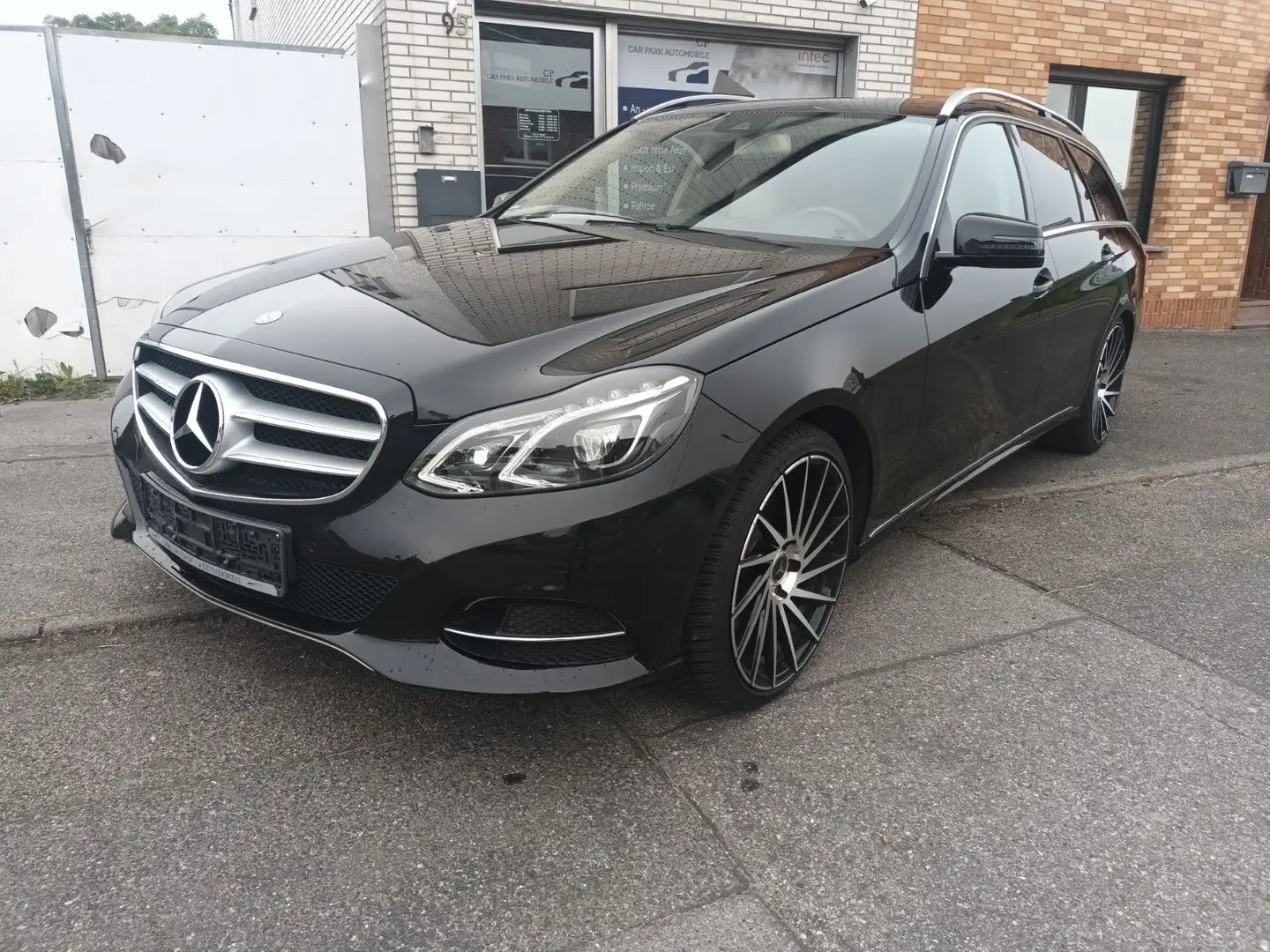 Mercedes-Benz E 250 CDI 4-Matic/Auto/Leder/Navi/Kamera/Assist Schwarz - 1