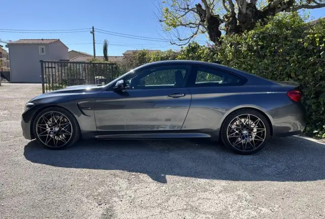 BMW M4 view 2