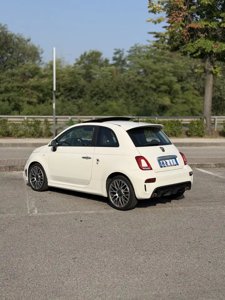 Abarth 595 2021