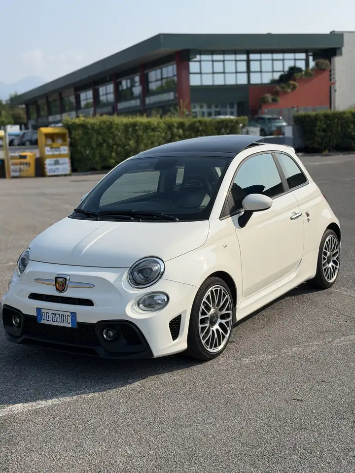 Abarth 595 2021