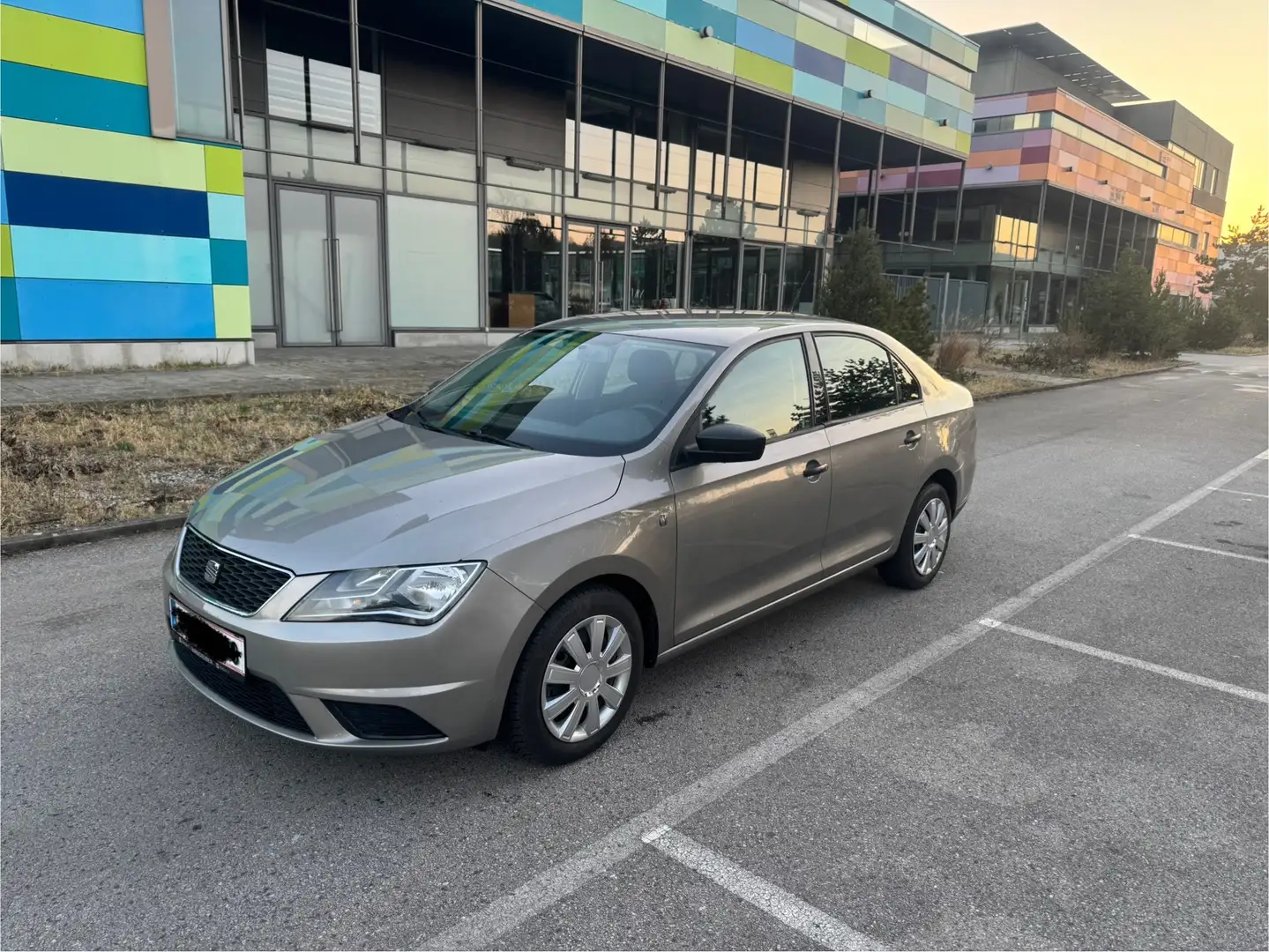 SEAT Toledo 1.2 Benzin Gepfelgt Wenig Kilometer 2. Besitz - 2