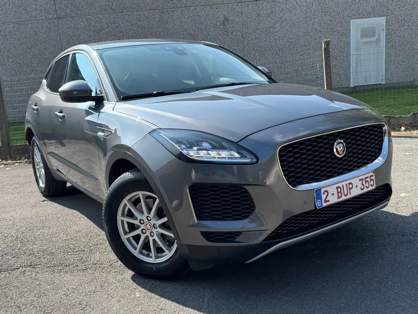 Jaguar E-Pace E-Pace P200 AWD Aut. * Gekeurd Voor Verkoop * Grau - 1