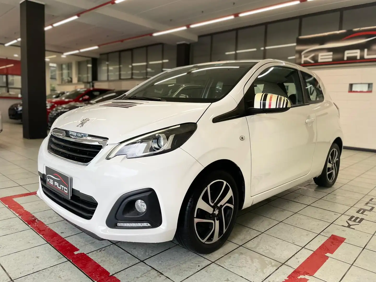 Peugeot 108 3p 1.0 12v Allure Top! Bianco - 1