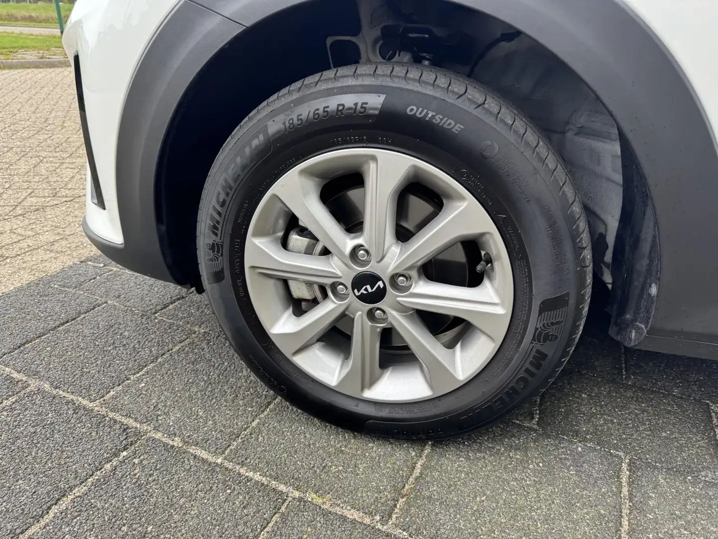 Kia Stonic 1.0 T-GDi MHEV DynamicLine | Eerste Eigenaar | LED Wit - 2