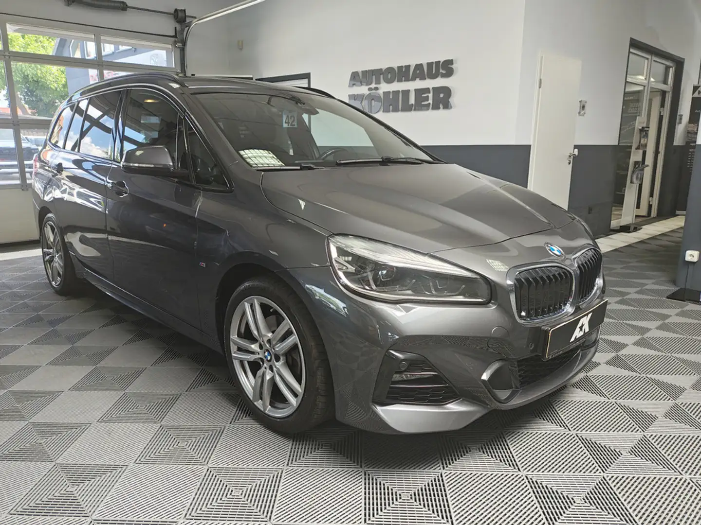 BMW 218 i Grand Tourer M Sport AHK HiFi LED 18" NAVI Grijs - 2