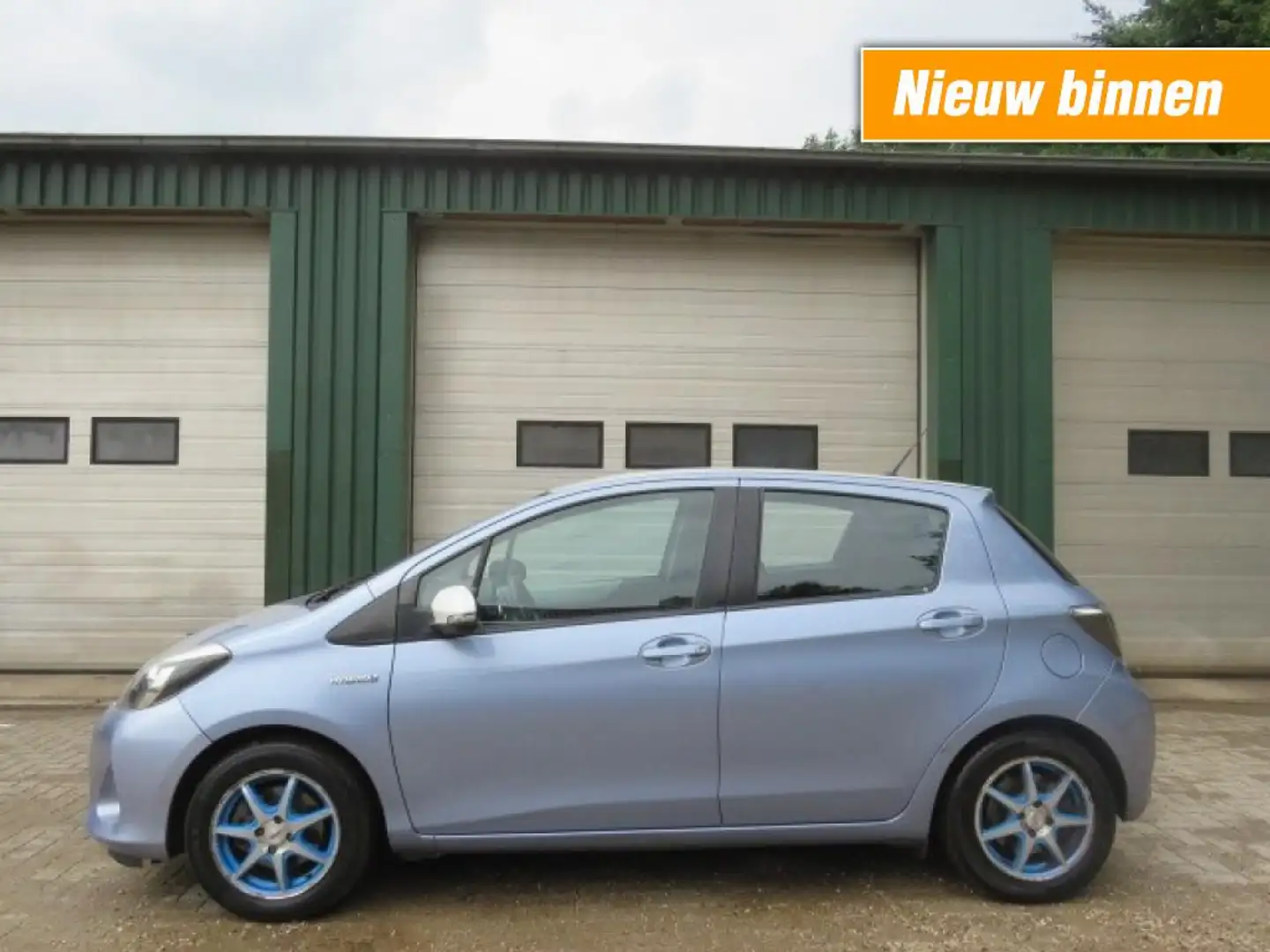 Toyota Yaris 1.5 FULL HYBRID ASP. AUTOMAAT Azul - 1