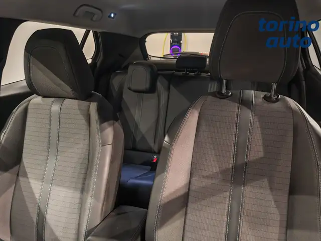 Peugeot 2008 view 7