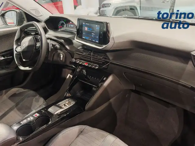 Peugeot 2008 view 5