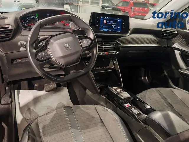 Peugeot 2008 view 9