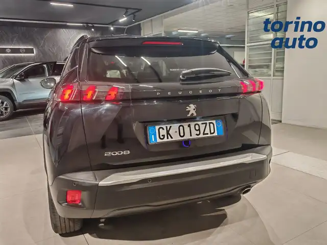 Peugeot 2008 view 3