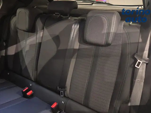 Peugeot 2008 view 8