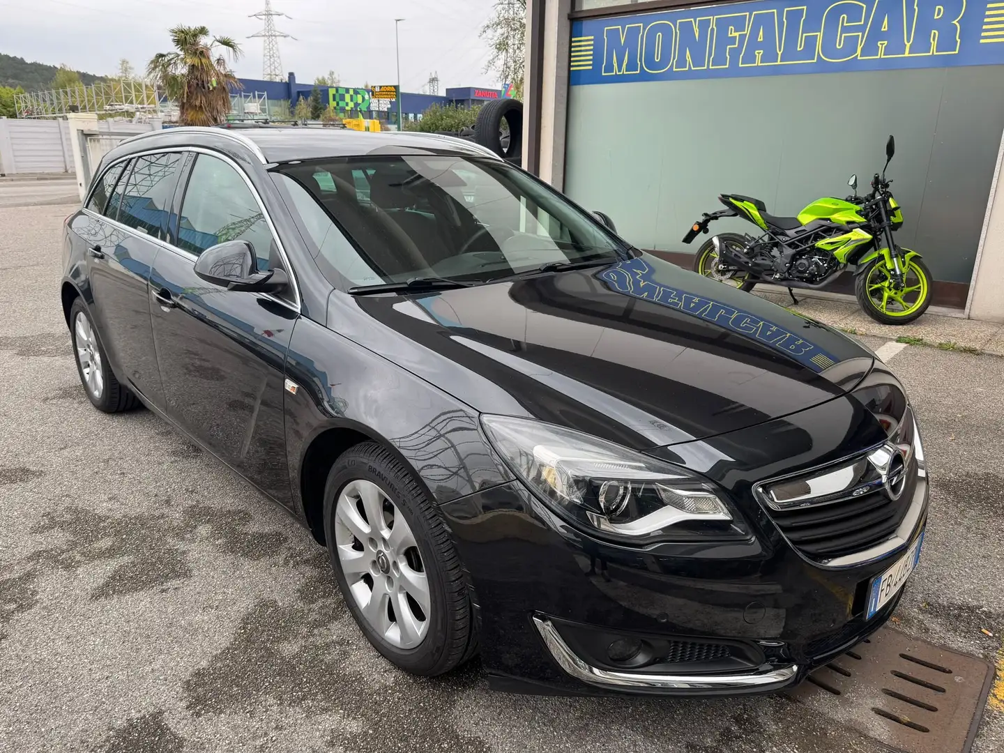 Opel Insignia InsigniaSports Tourer Sports1.6 cdti Cosmo 136cv Nero - 1