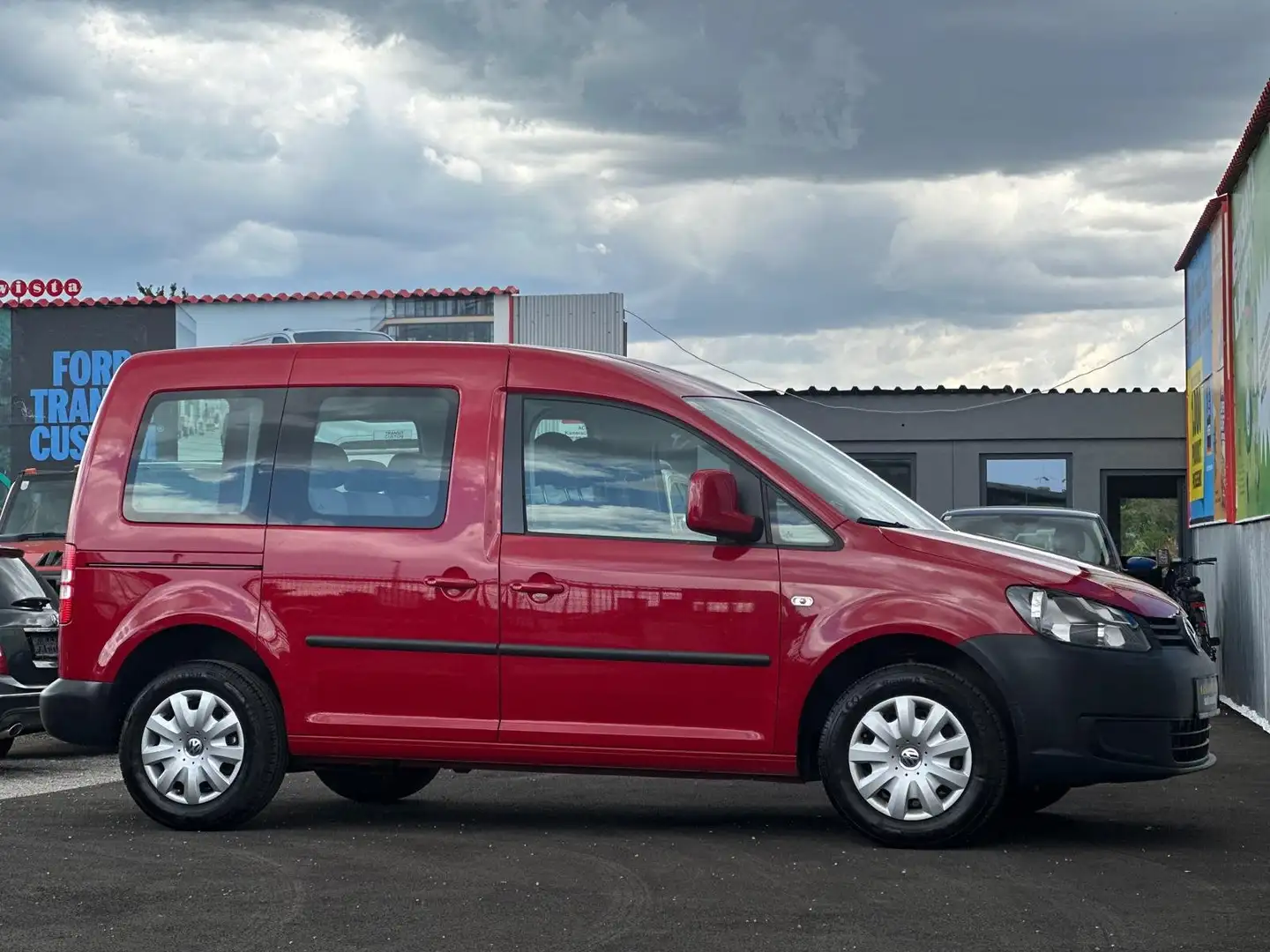 Volkswagen Caddy 1.6TDI Trendline *1-Besitz*Wenig KM*Finanzierung* Rot - 1