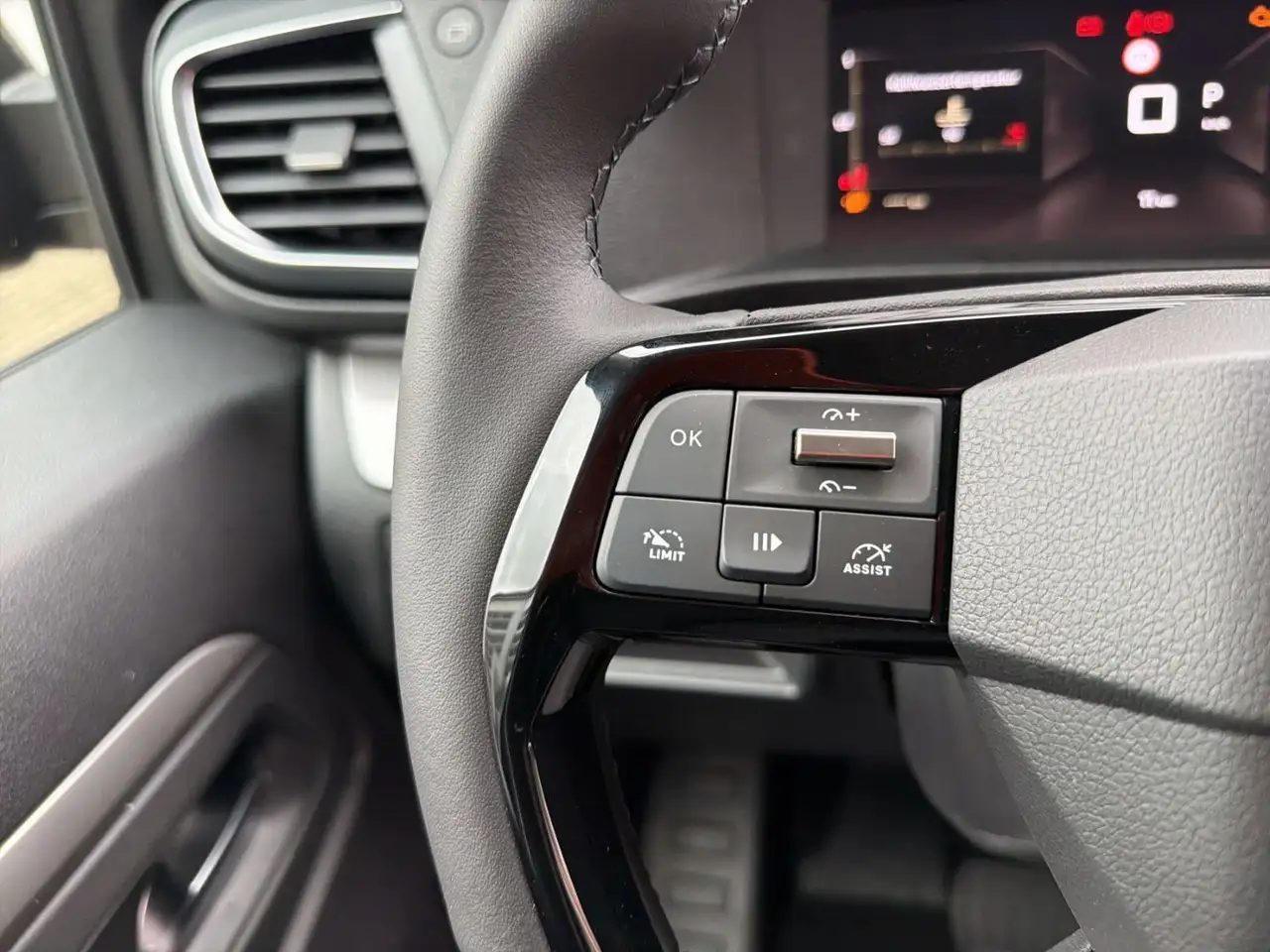 Citroen Spacetourer 2.2 Diesel FAP PLUS XL AHK+LED+Navi 17