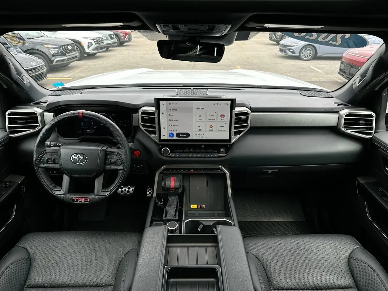 Toyota Tundra снимка Toyota Tundra