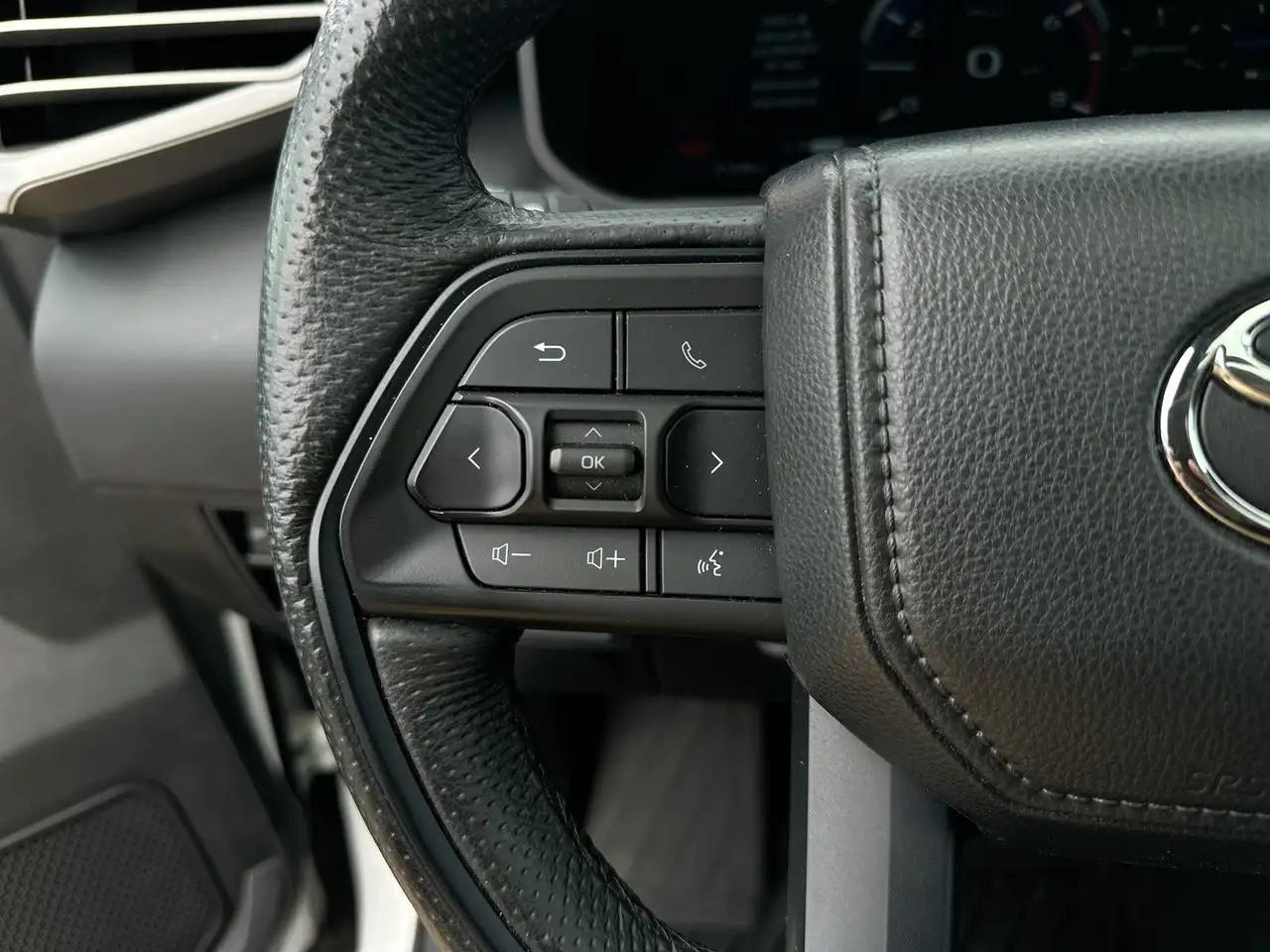 Toyota Tundra снимка Toyota Tundra
