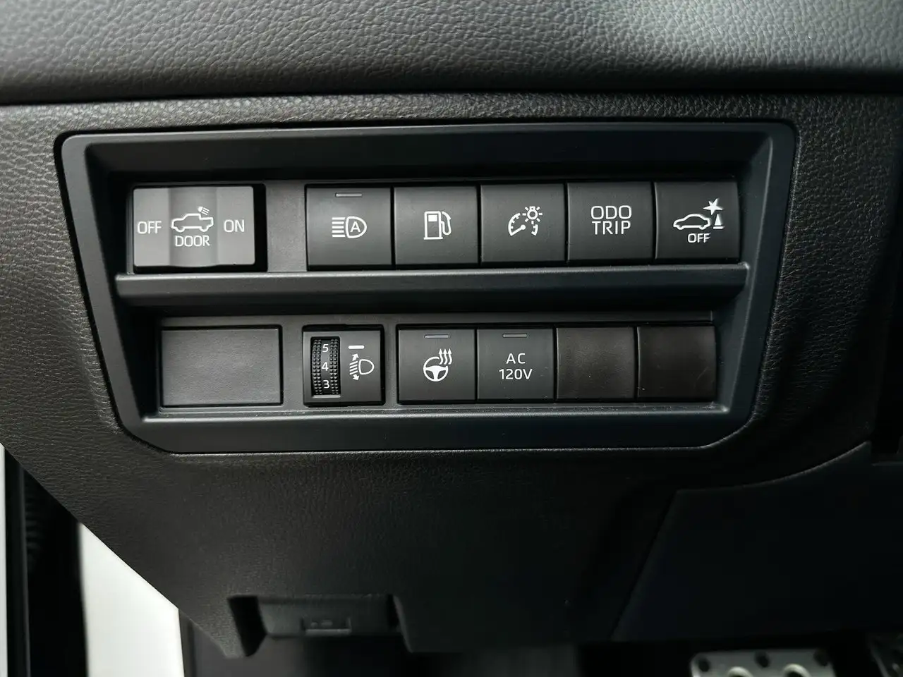 Toyota Tundra снимка Toyota Tundra