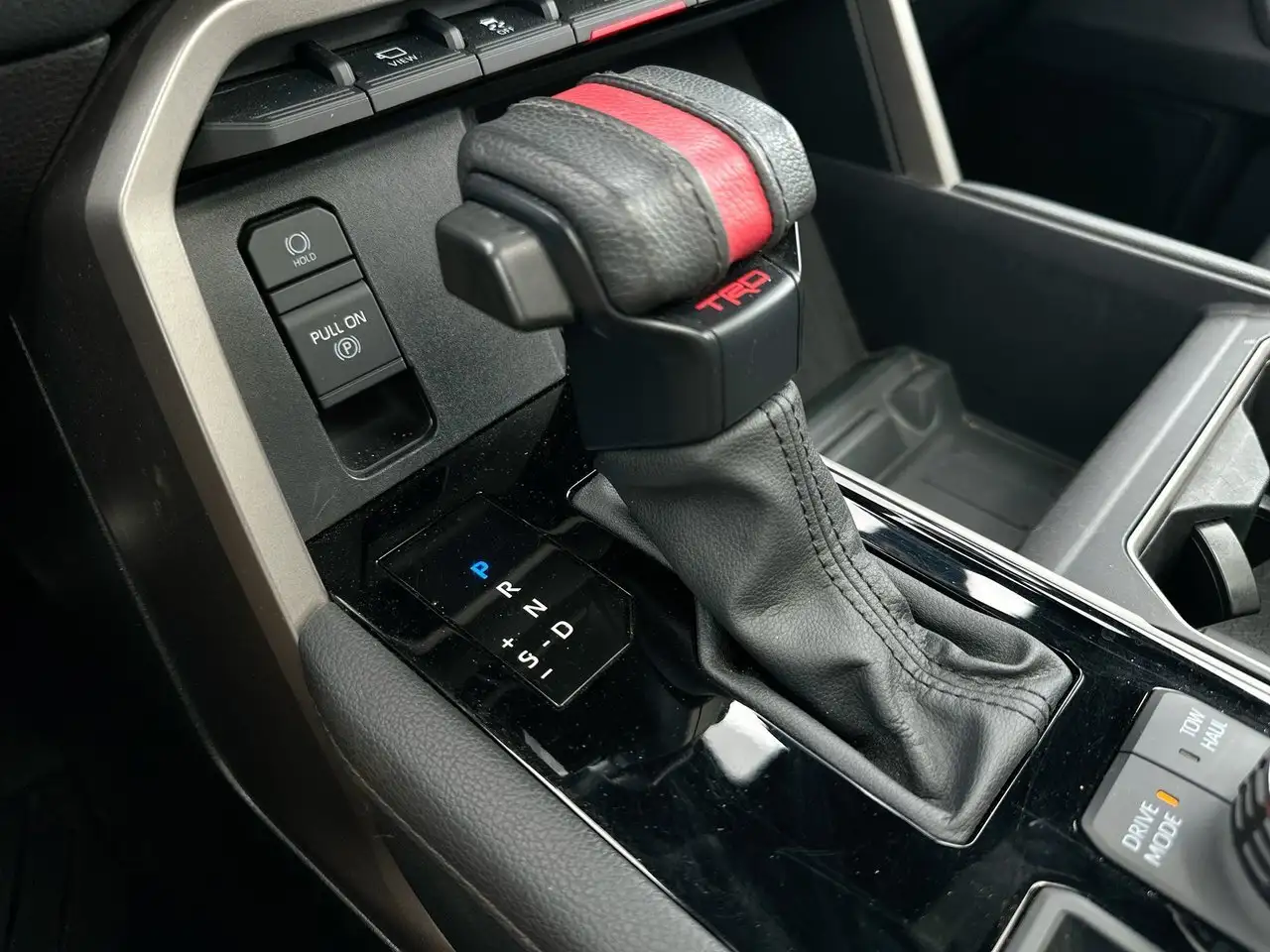 Toyota Tundra снимка Toyota Tundra
