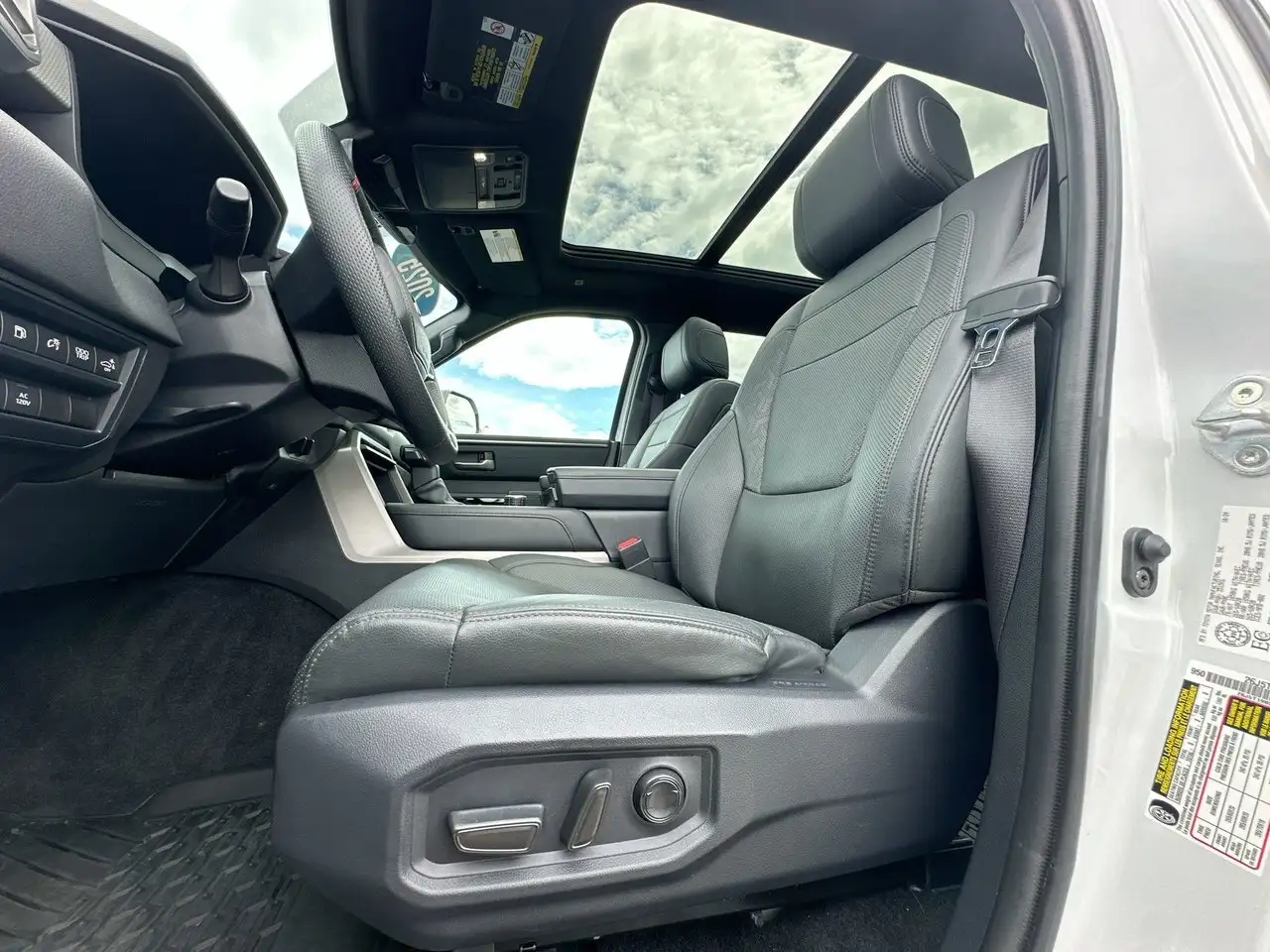 Toyota Tundra снимка Toyota Tundra