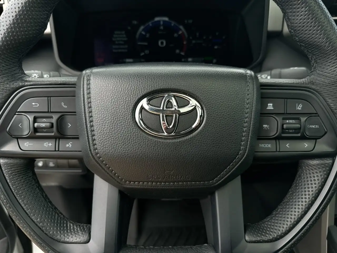 Toyota Tundra снимка Toyota Tundra