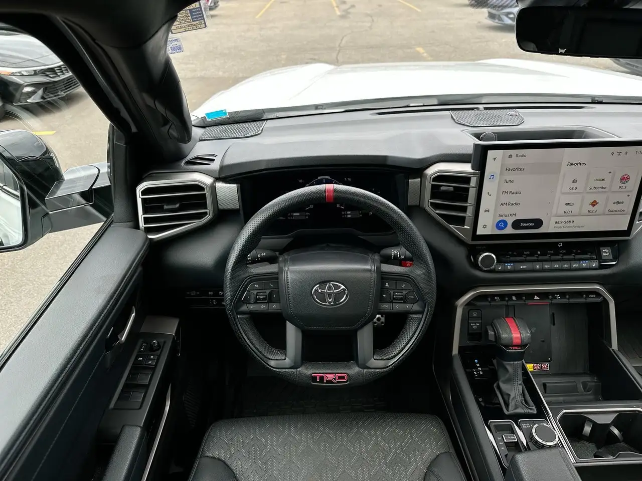 Toyota Tundra снимка Toyota Tundra