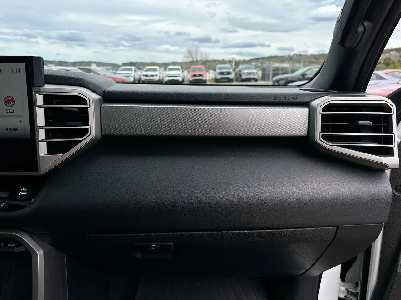 Toyota Tundra снимка Toyota Tundra