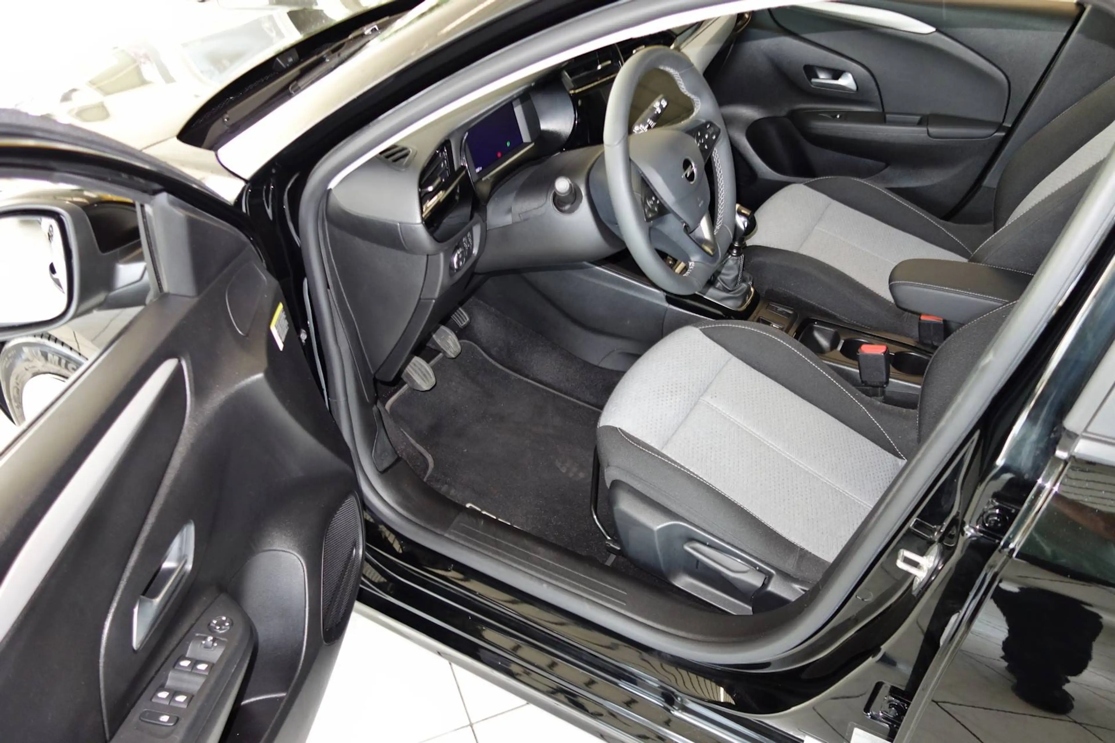 Opel Corsa 1.2 LED,2xKamera,PP v+h,SHZ. Top Angebot ! — photo 4