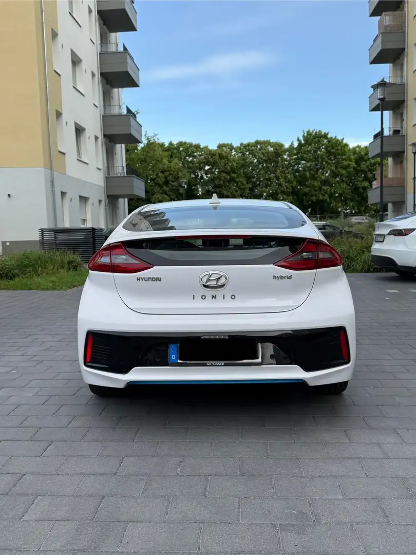 Hyundai IONIQ Hybrid 1.6 GDI Premium - 1