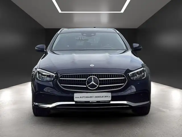 Mercedes-Benz 300 view 9