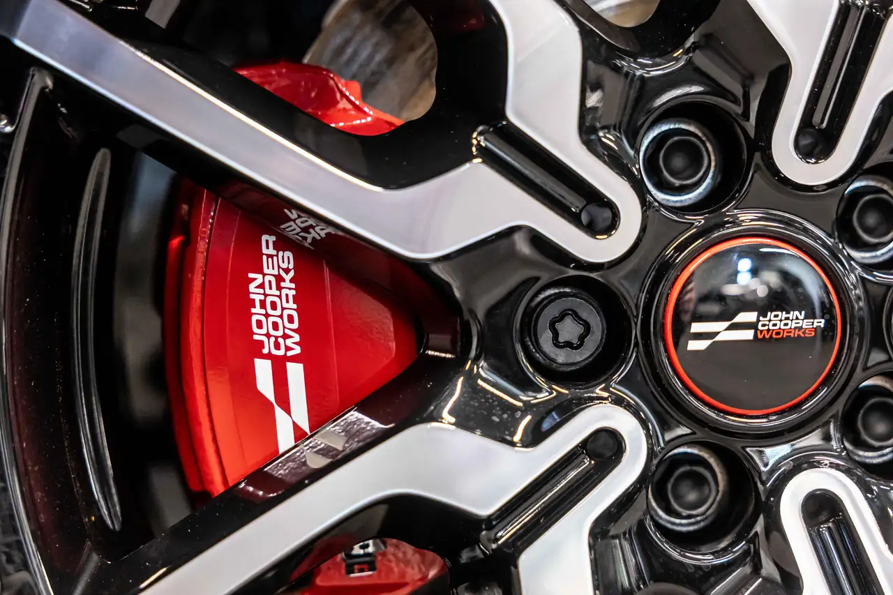 MINI John Cooper Works 2026 — фото 14