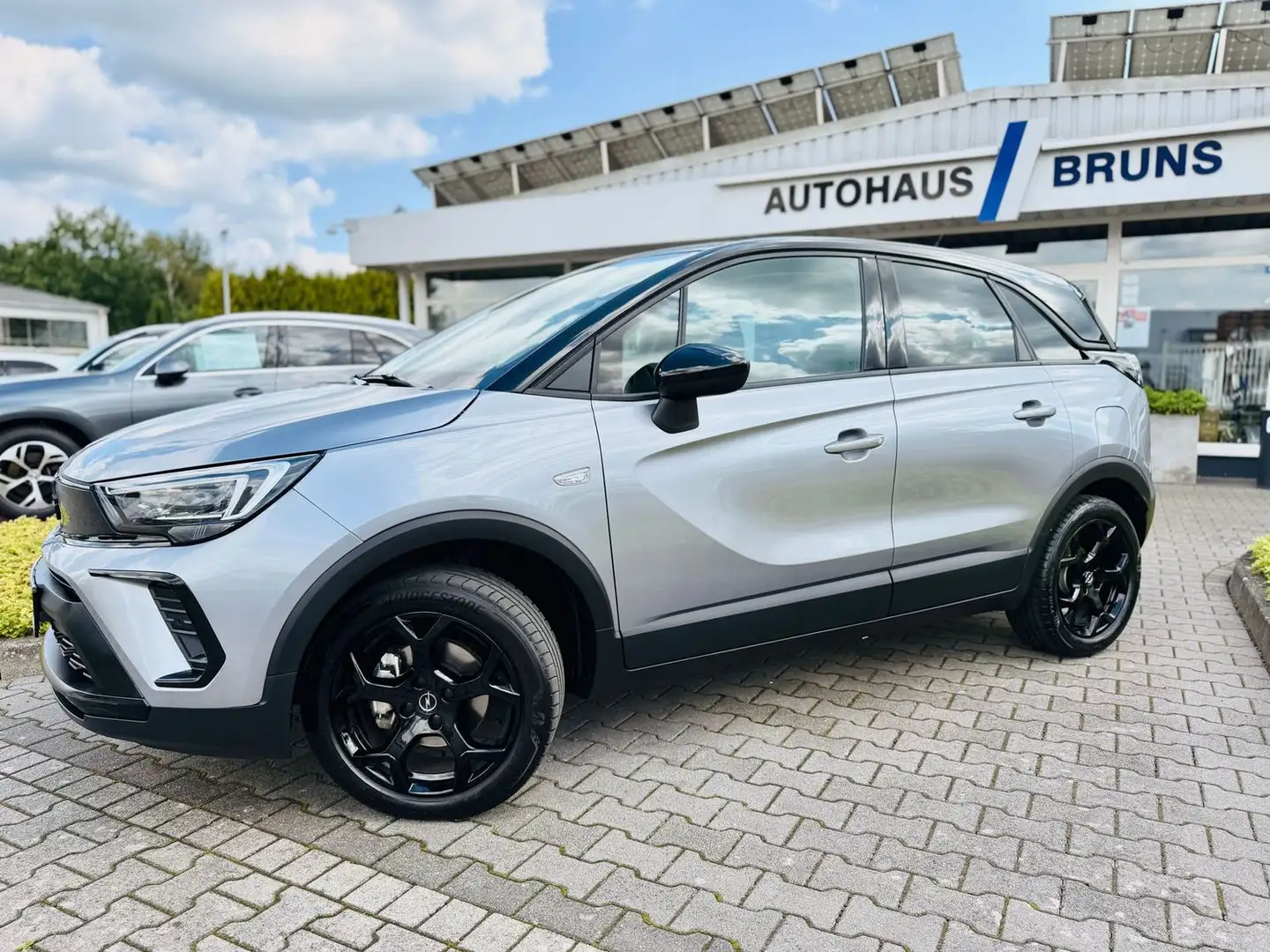 Opel Crossland X 1,2 T ENJOY, Navi, ECO-LED, RFK, PTS, SHZ, LKH, BF Gris - 2