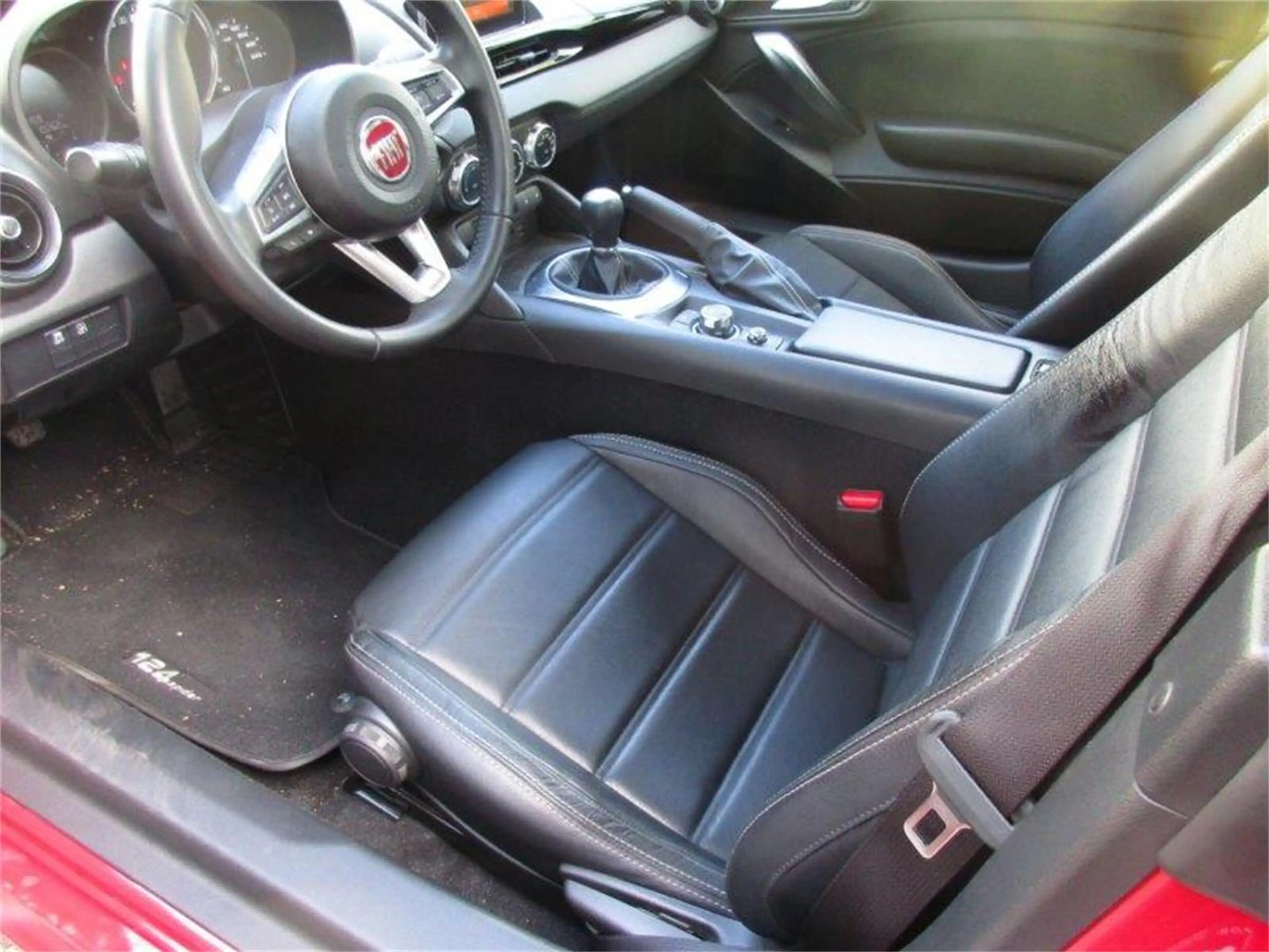 Fiat 124 Spider Lusso - LIMITED EDITION No. 28/50 — photo 5