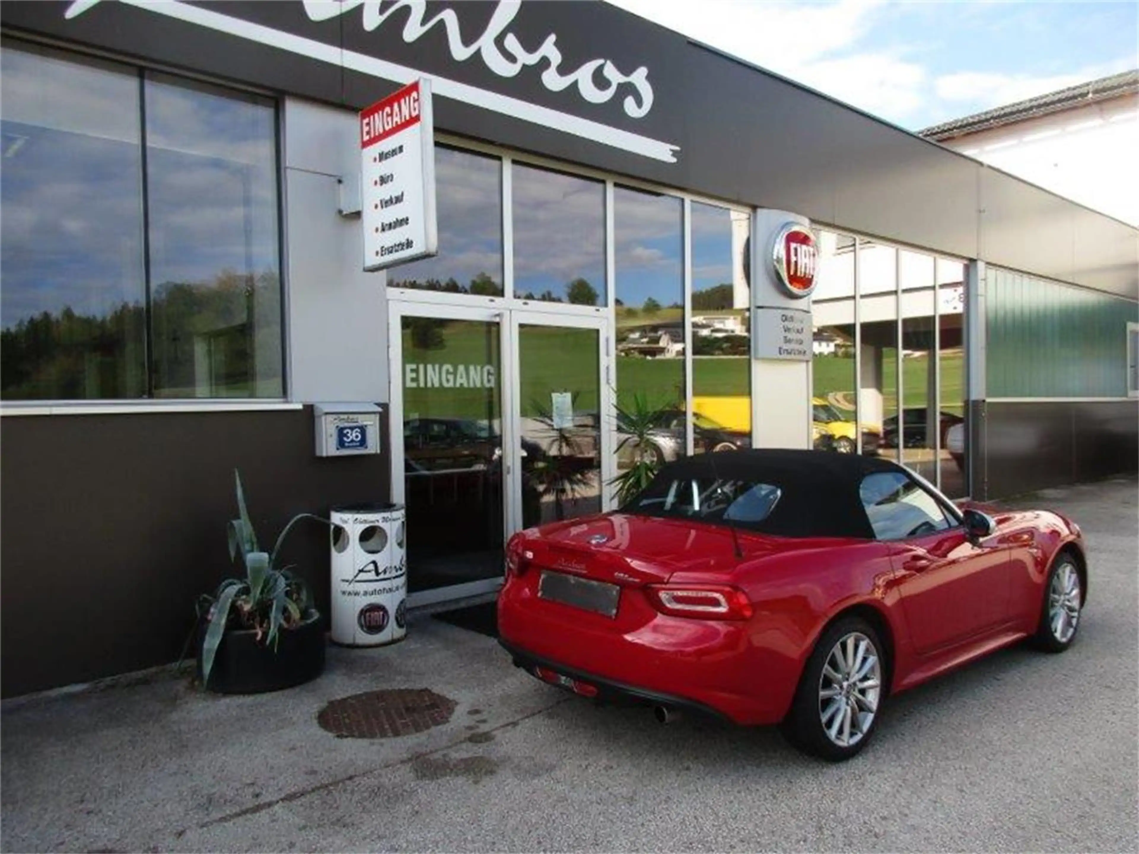 Fiat 124 Spider Lusso - LIMITED EDITION No. 28/50 — photo 7