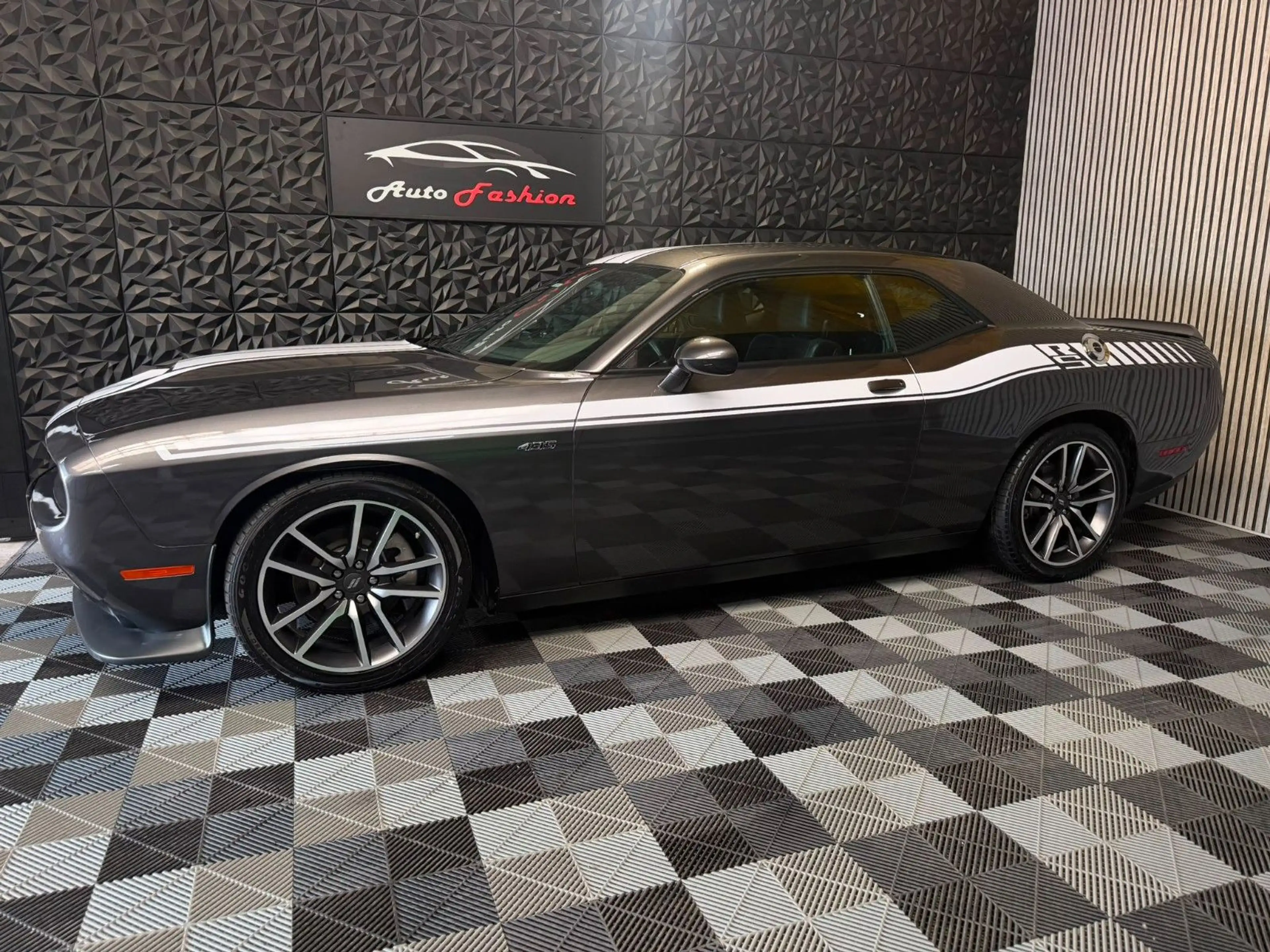 Dodge Challenger 5.7 R/T V8 6-Gang Handschalter — photo 2