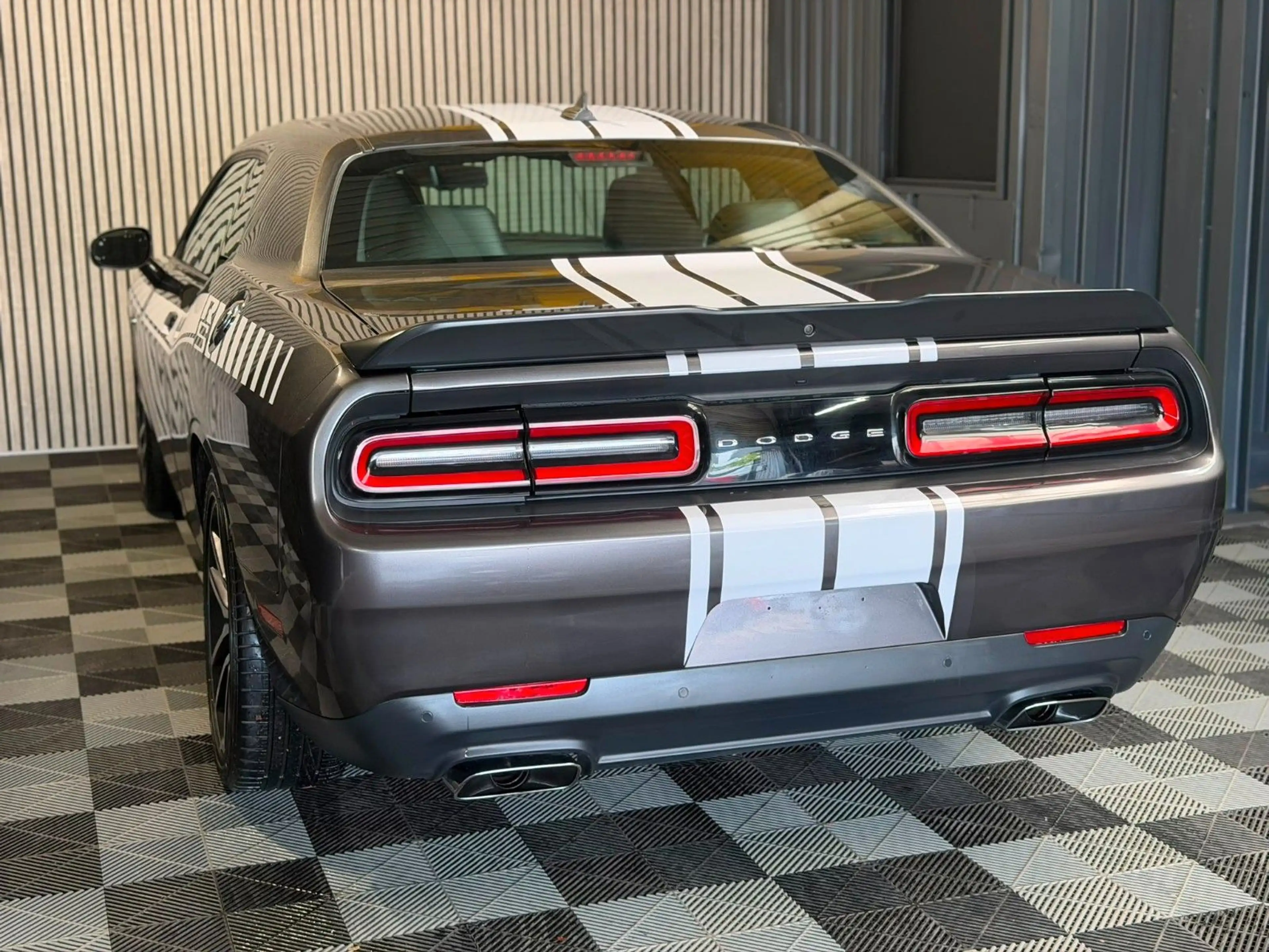 Dodge Challenger 5.7 R/T V8 6-Gang Handschalter — photo 3