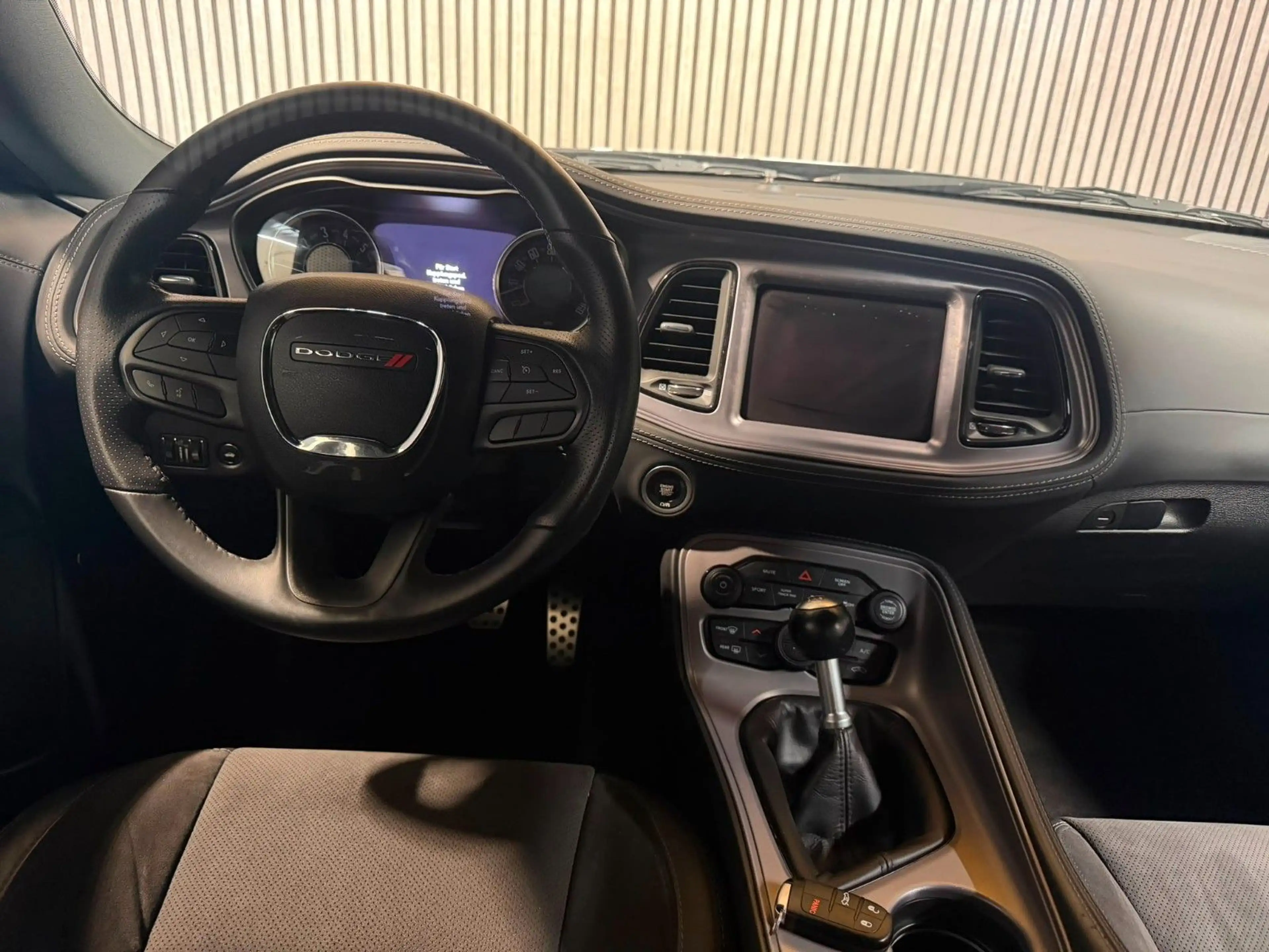 Dodge Challenger 5.7 R/T V8 6-Gang Handschalter — photo 15