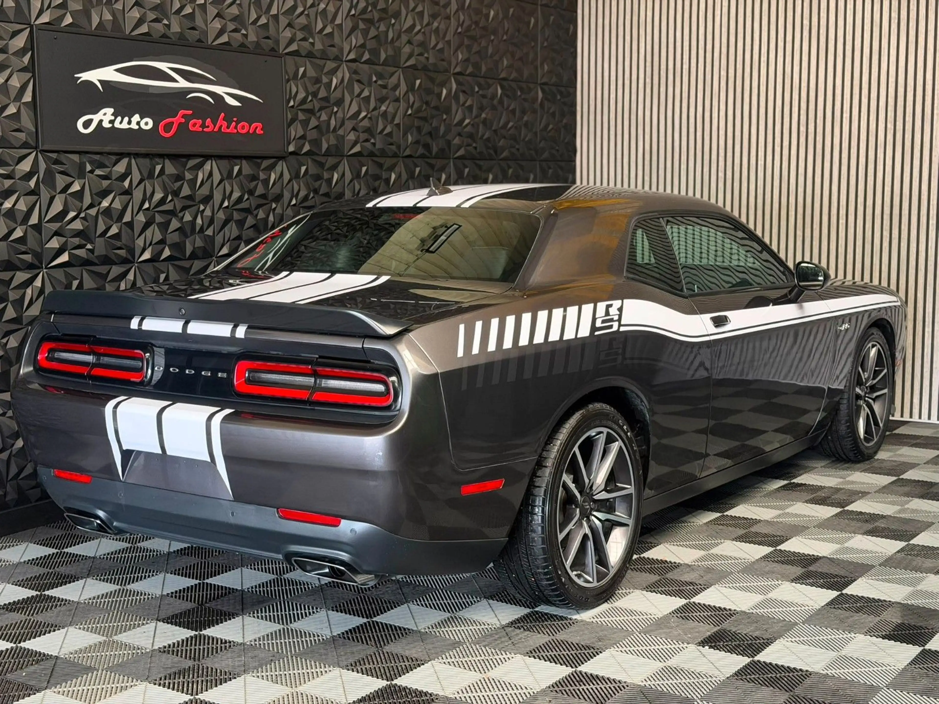Dodge Challenger 5.7 R/T V8 6-Gang Handschalter — photo 7