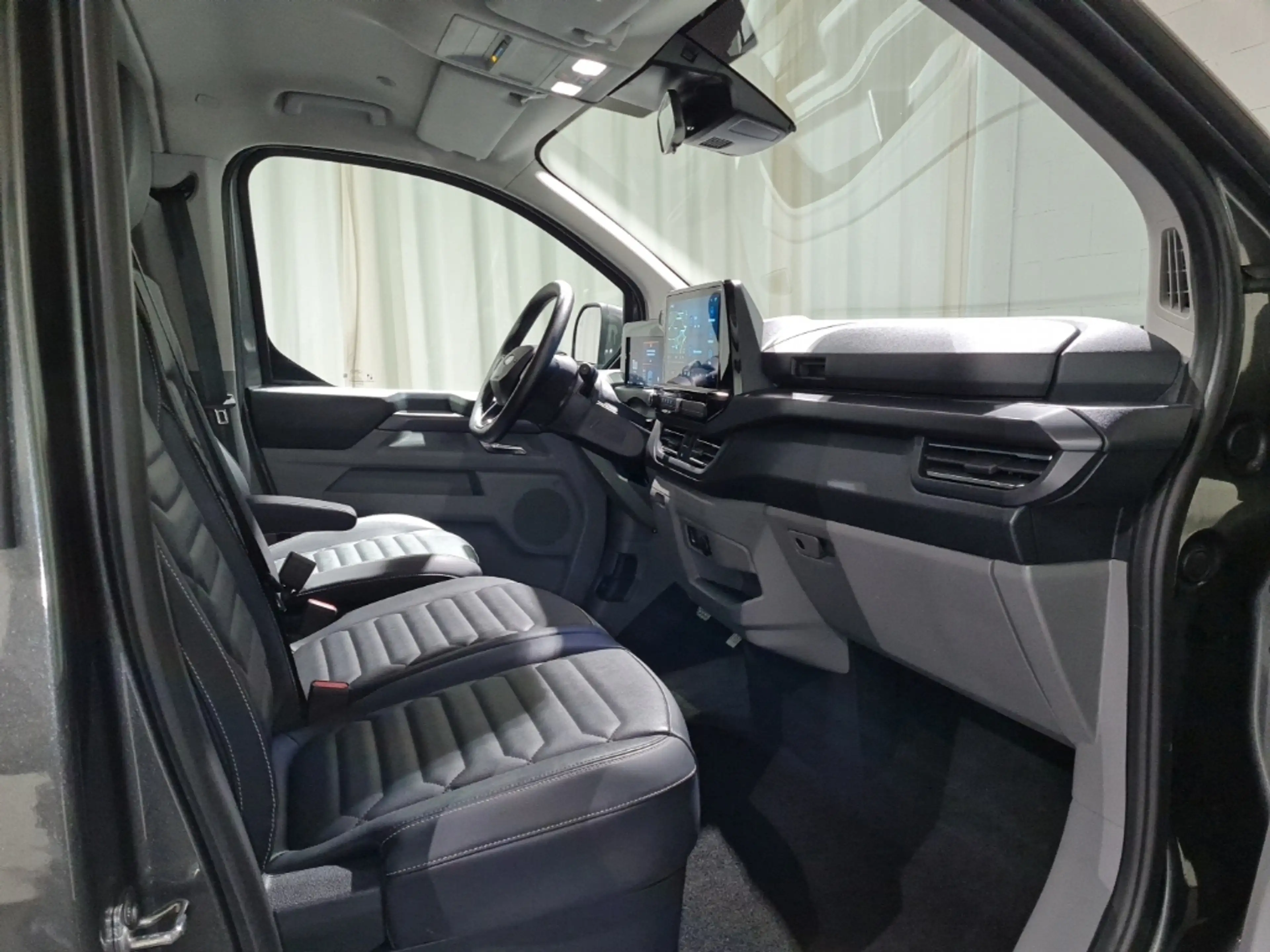 Ford Tourneo Custom 320L2 Titanium*AUTO*AHK*-39%* — photo 4