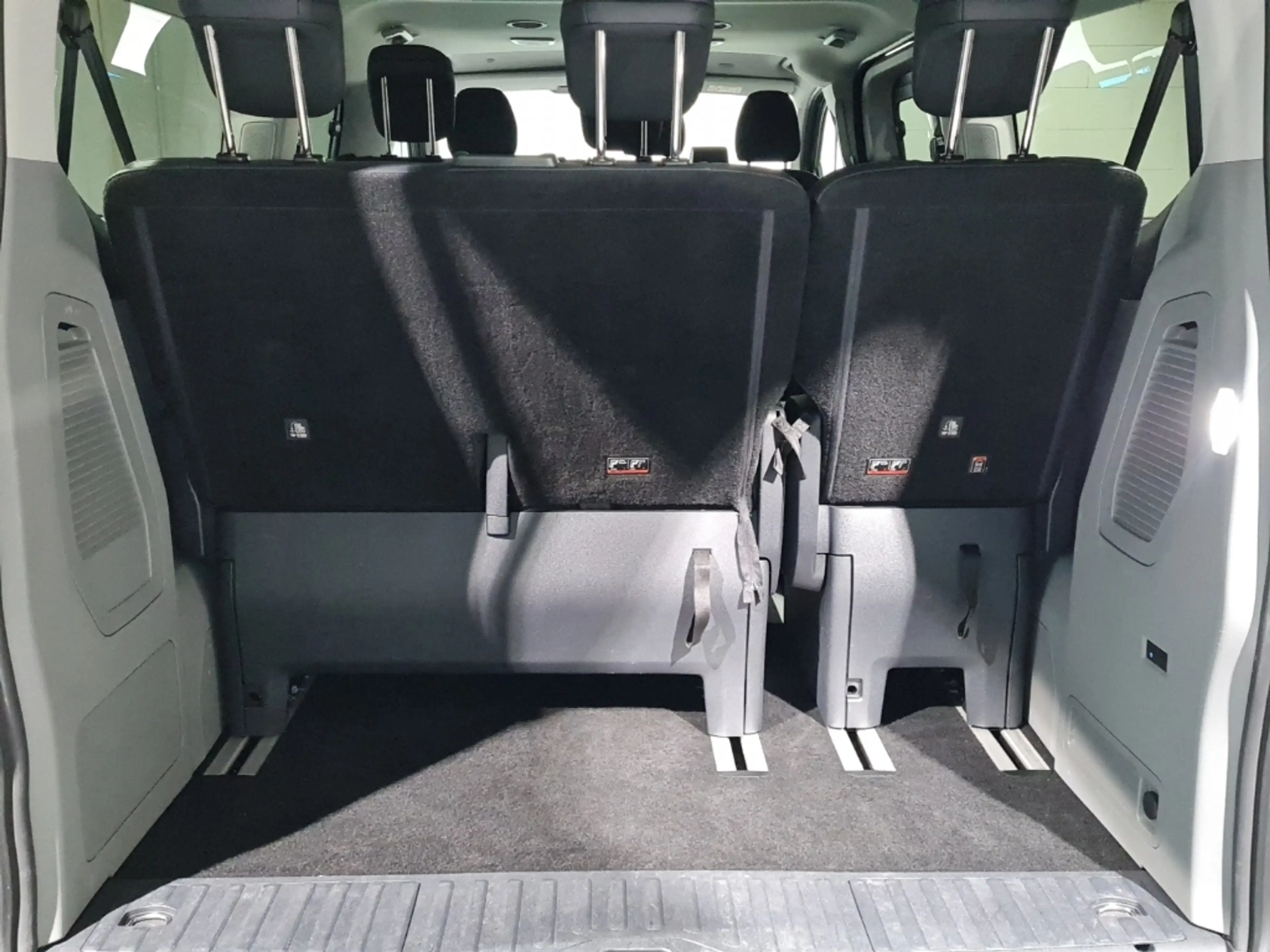 Ford Tourneo Custom 320L2 Titanium*AUTO*AHK*-39%* — photo 9