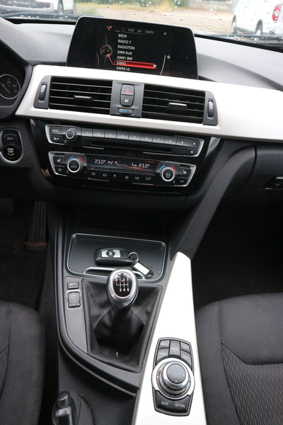 BMW 318 d Touring Advantage Nur an Händler — photo 11