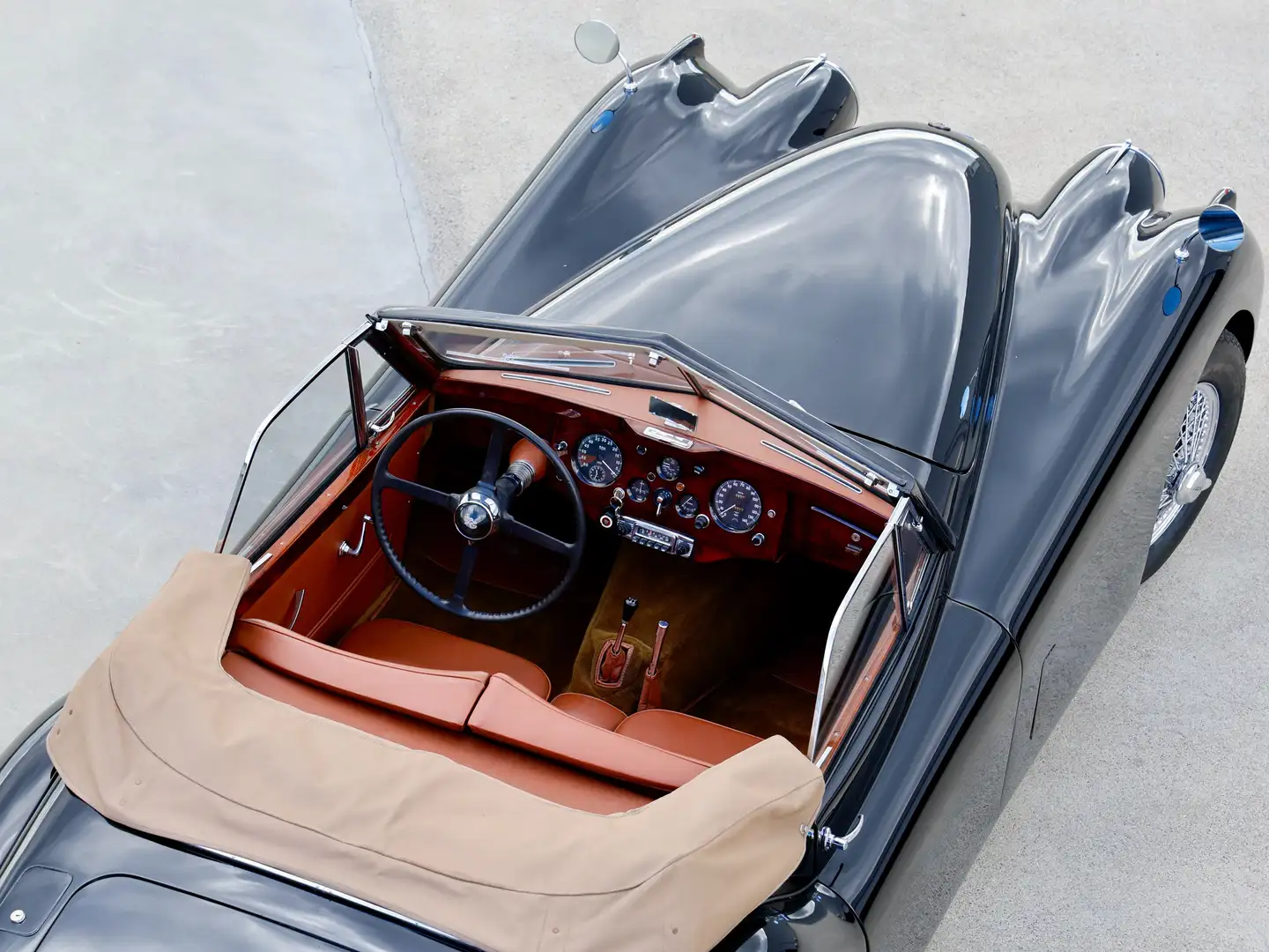 Jaguar XK 120 Drophead Coupé/ Matching Numbers Noir - 2