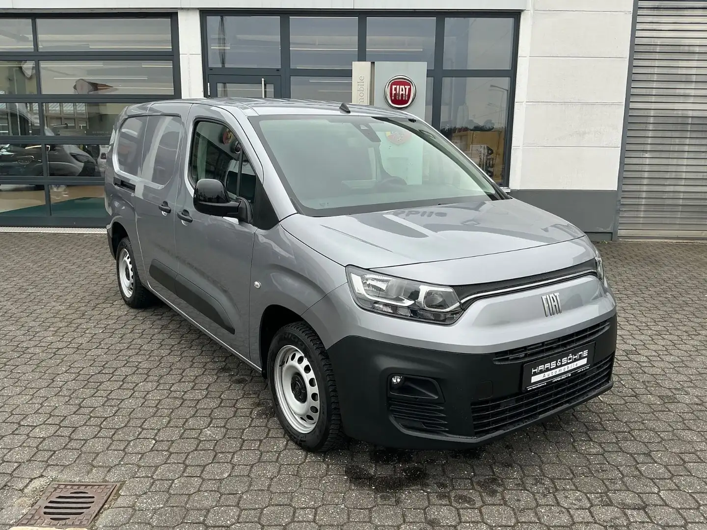 Fiat Doblò Kastenwagen L2 1.5 BlueHDi *AHK/SH/Kamera* Silber - 1