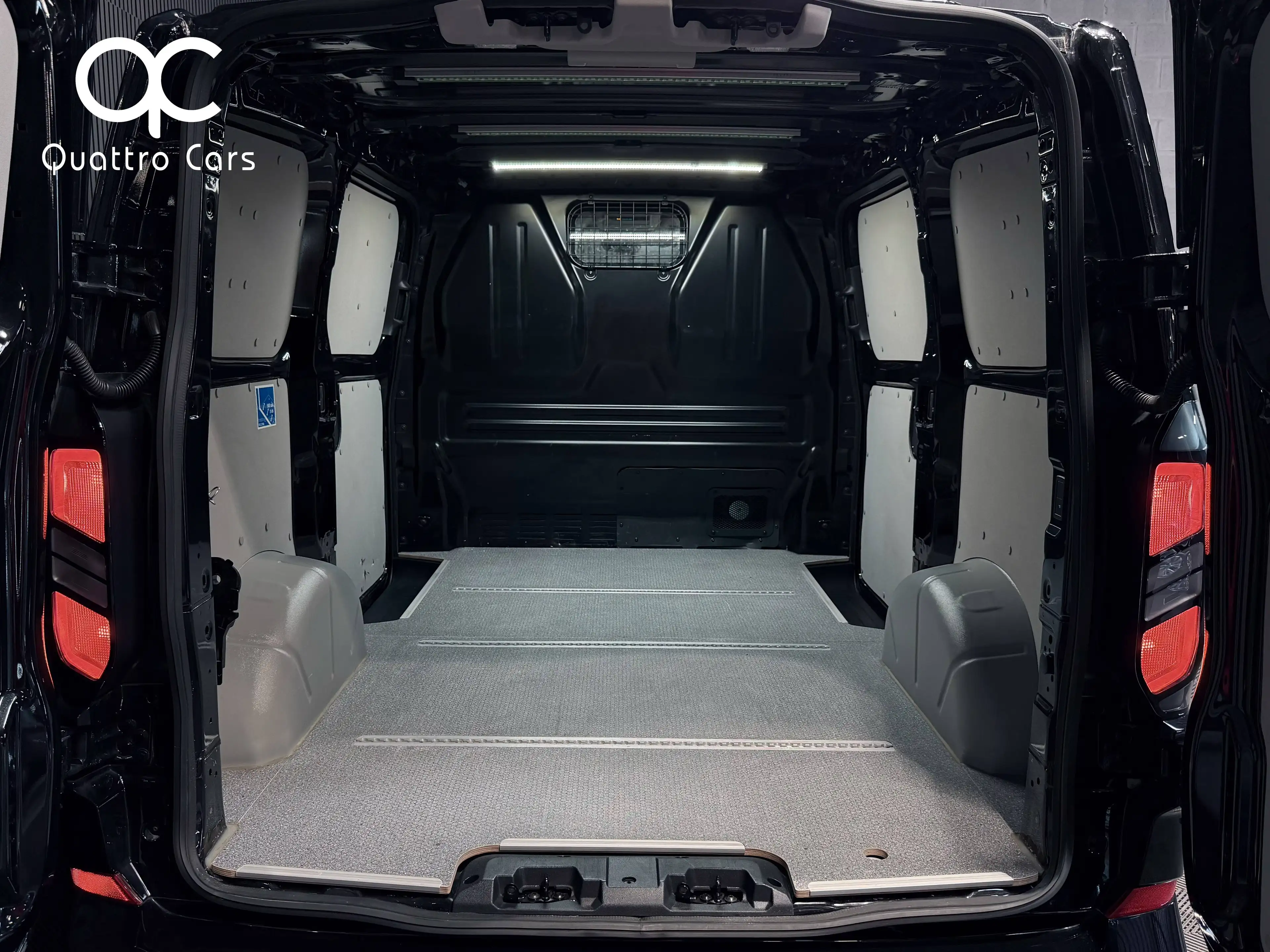 Ford Transit Custom 2.0TDCi - L1H1 - TVAC - Boite auto - Camera - Car Play — photo 15