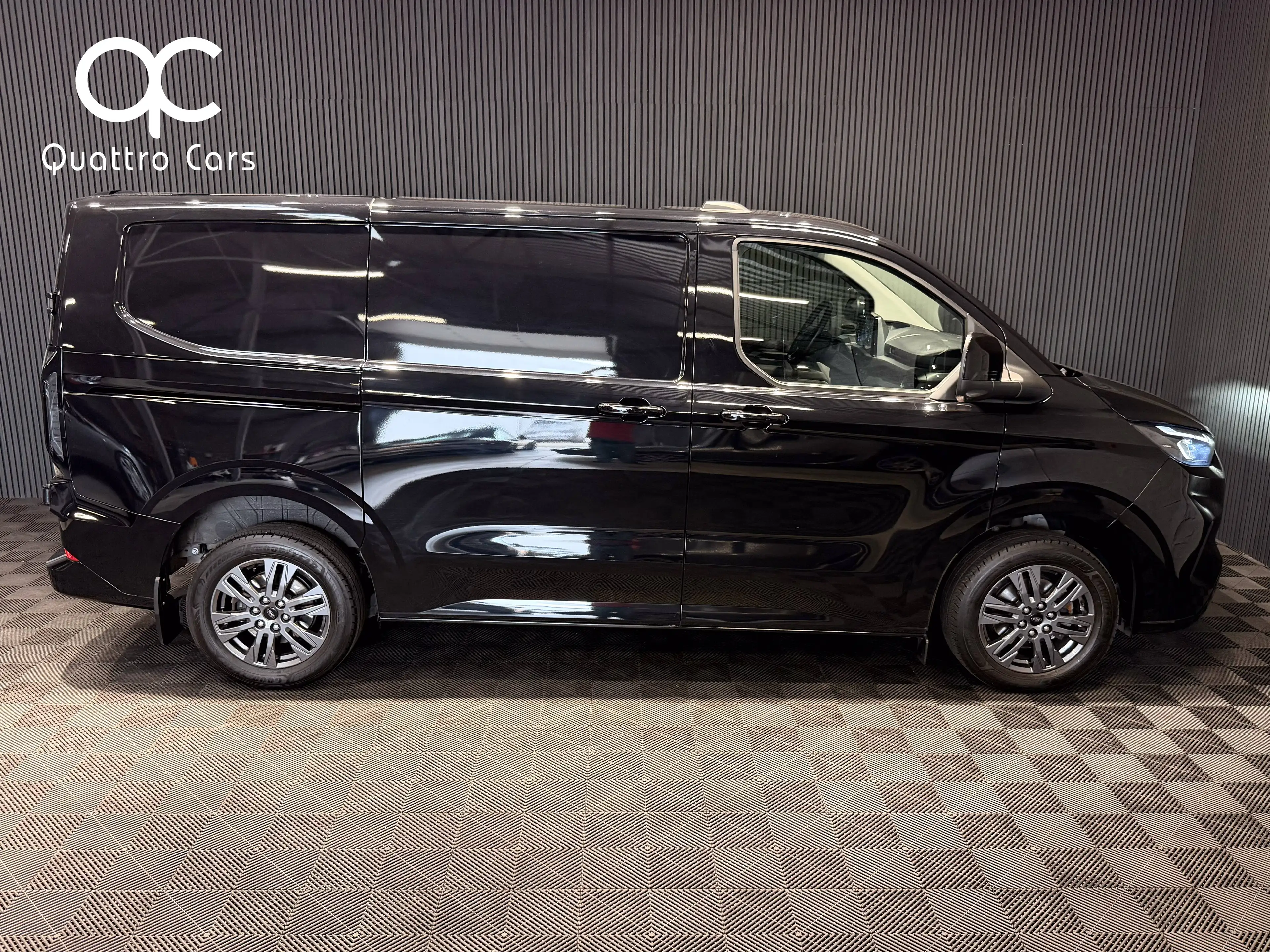 Ford Transit Custom 2.0TDCi - L1H1 - TVAC - Boite auto - Camera - Car Play — photo 5