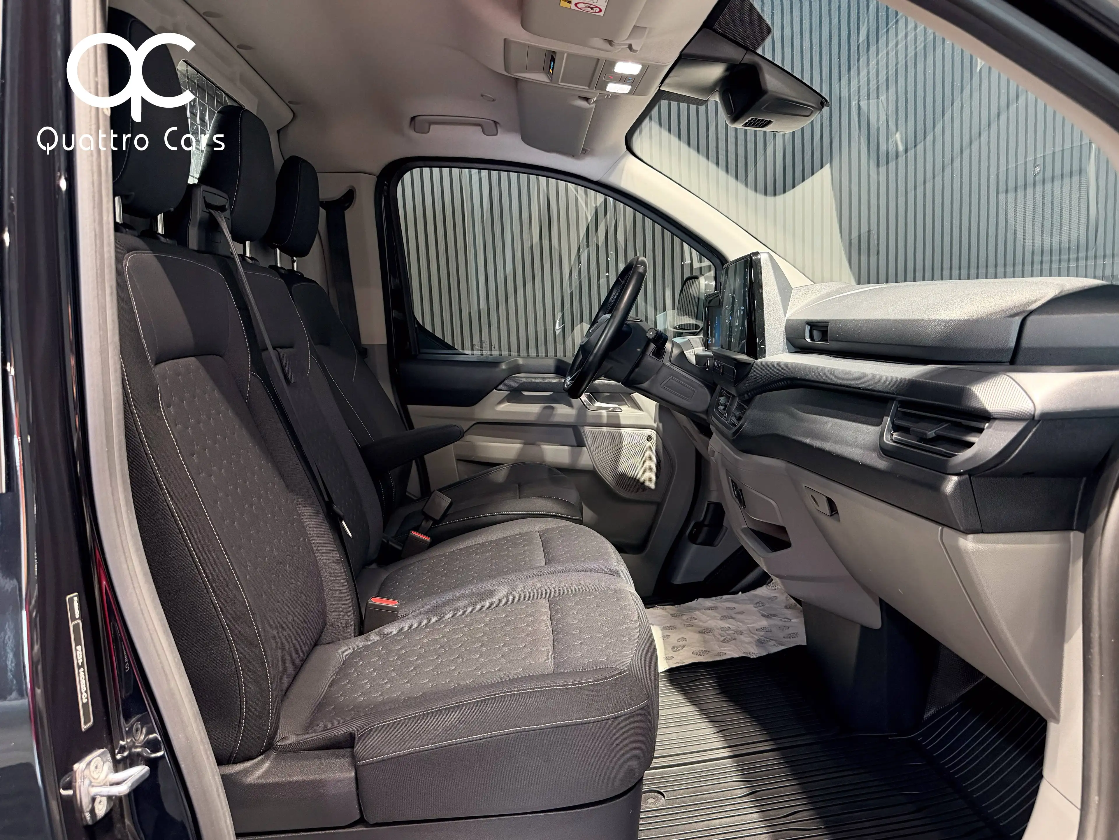 Ford Transit Custom 2.0TDCi - L1H1 - TVAC - Boite auto - Camera - Car Play — photo 12
