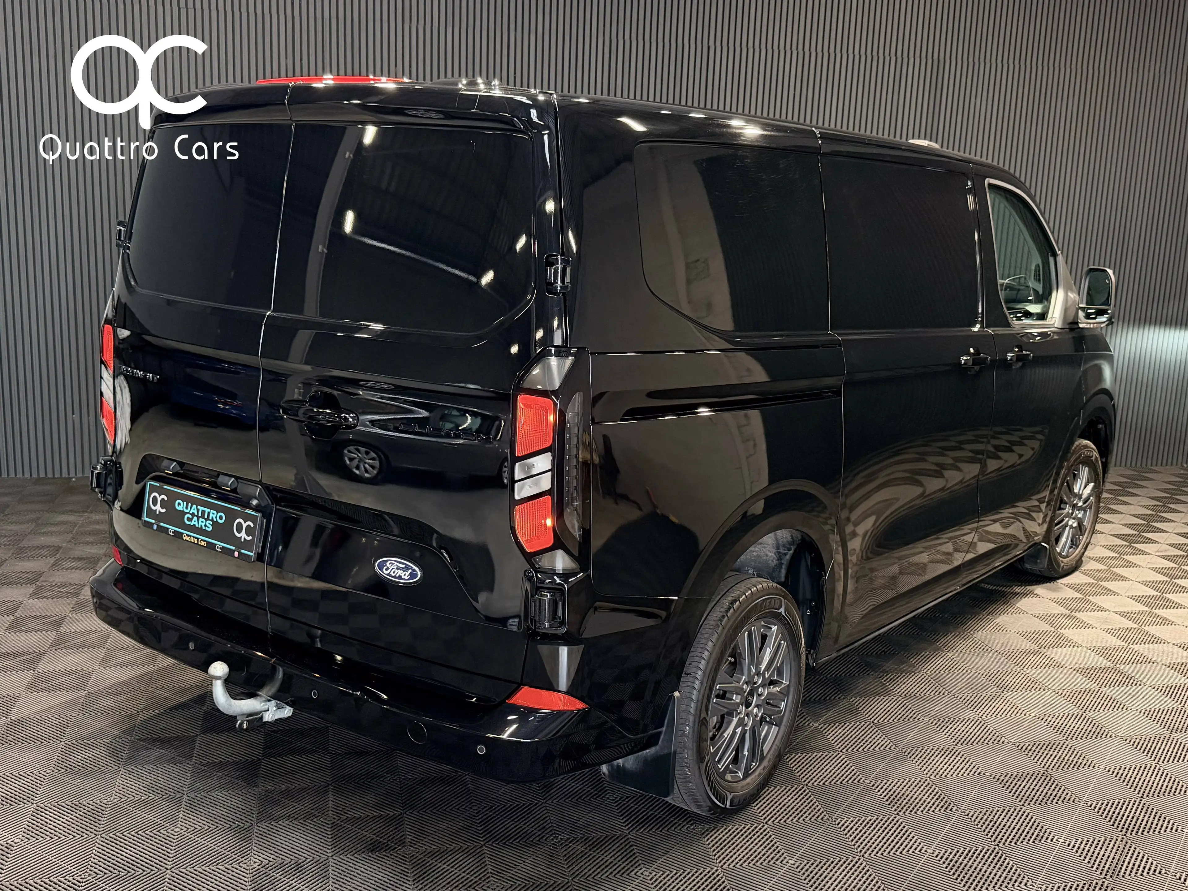 Ford Transit Custom 2.0TDCi - L1H1 - TVAC - Boite auto - Camera - Car Play — photo 6